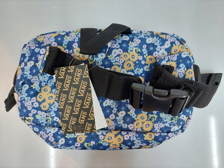 NERKA SASZETKA TOREBKA VANS KWIATY DUŻA SZKOŁA Cechy dodatkowe brak