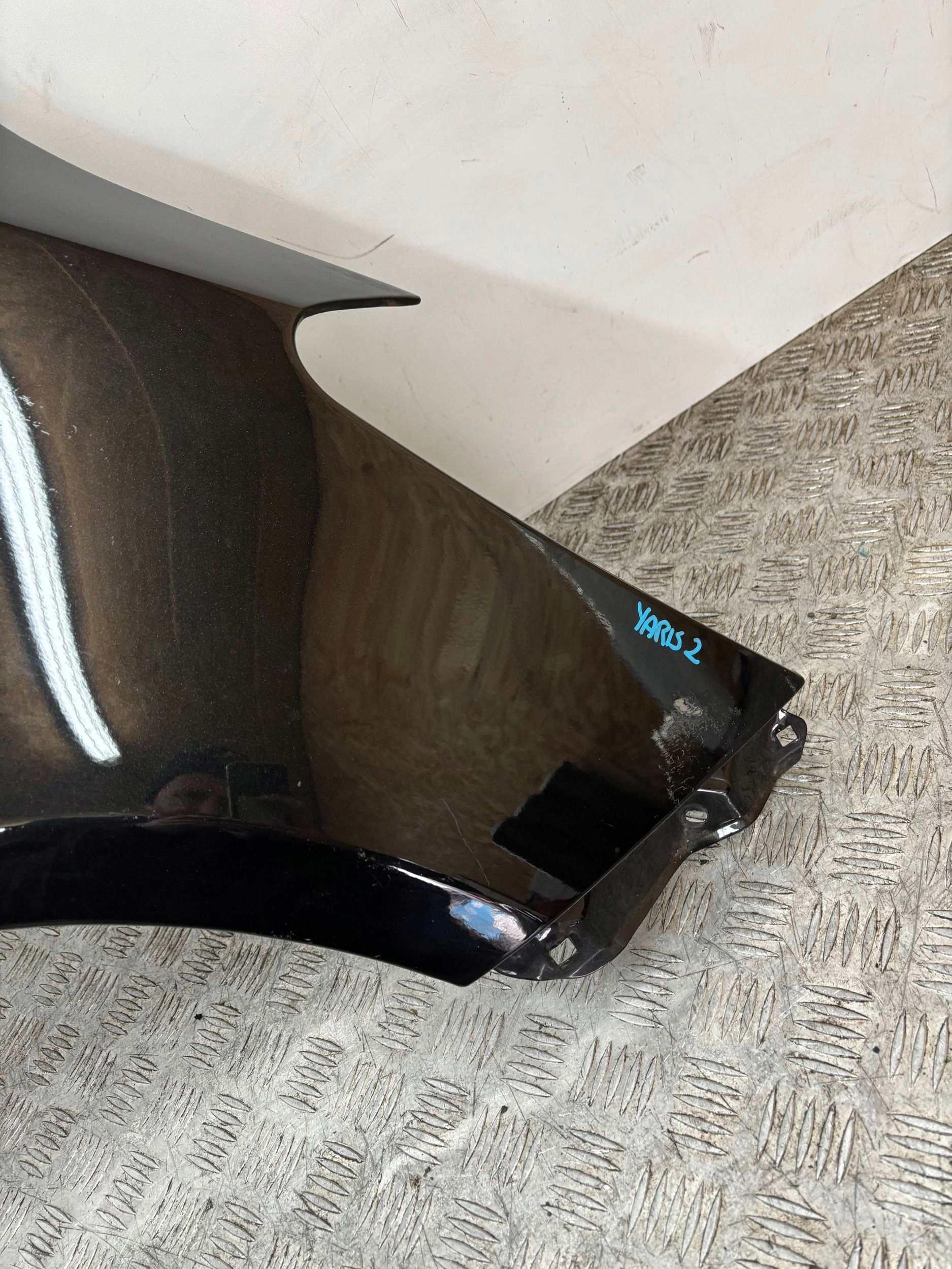 fender front front right TOYOTA YARIS II 2 06