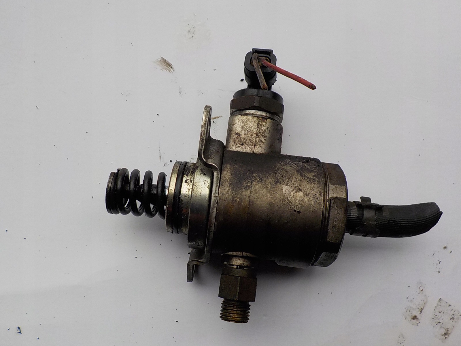 AUDI A5 8T 2.0 TFSI original feed pump 06J127025D