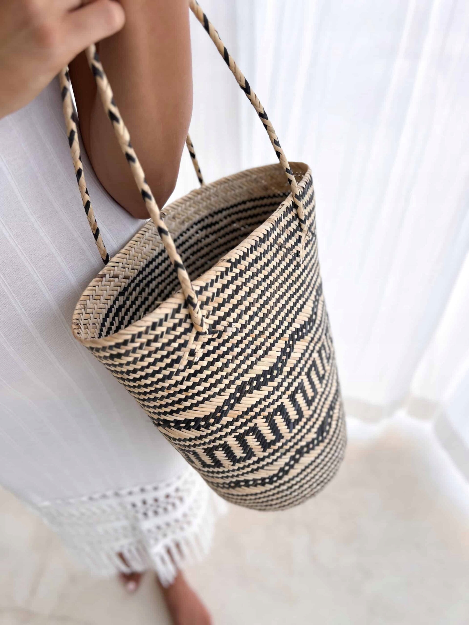 Torebka Koszyk Wzorzysta - Elegancki Dodatek do Plażowej Stylizacji CLASSIC Kolor biały