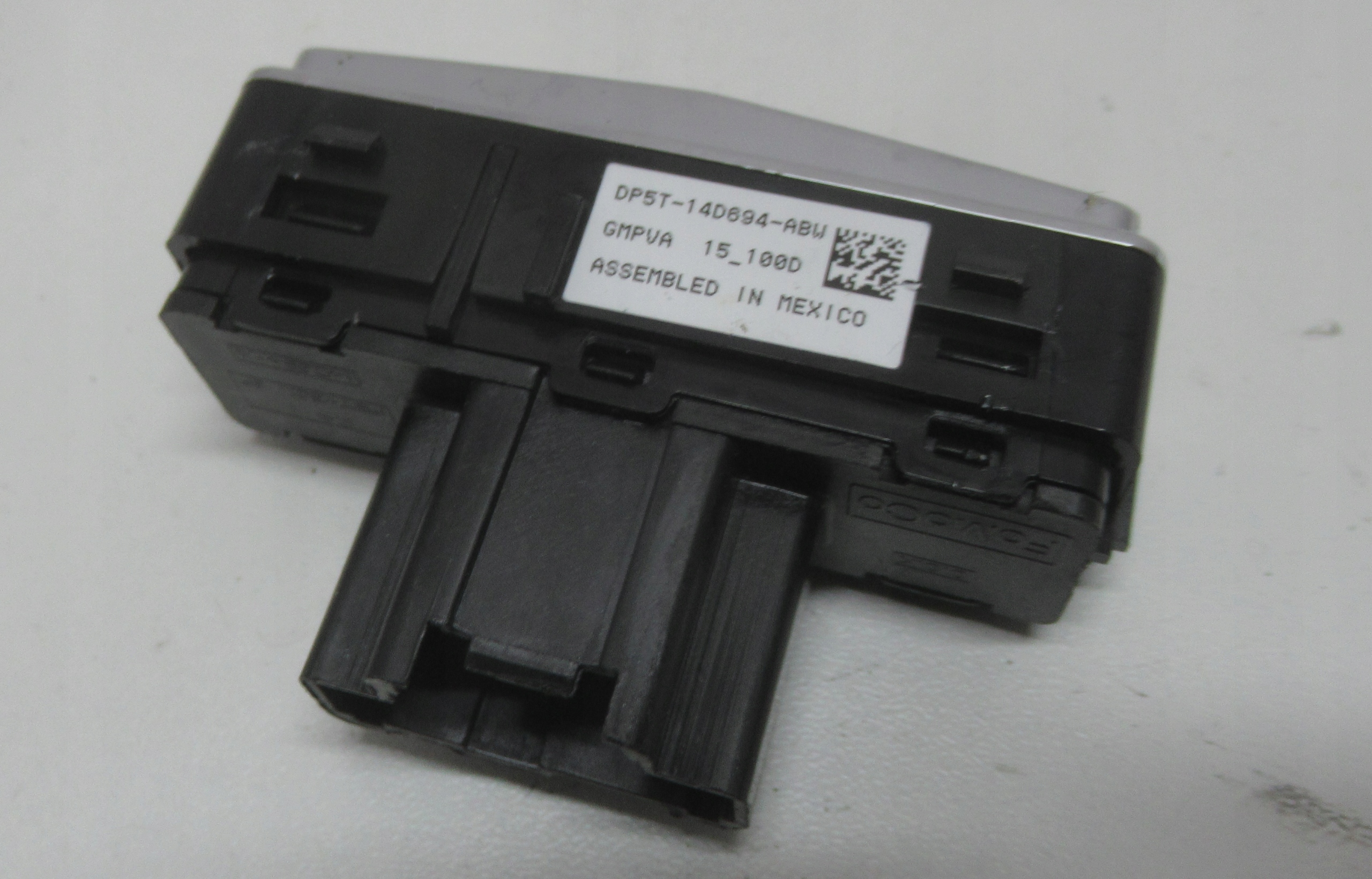 FORD FIESTA MK7 15R PANEL Schalter Hitzung Sitze DP5T-14D694-ABW