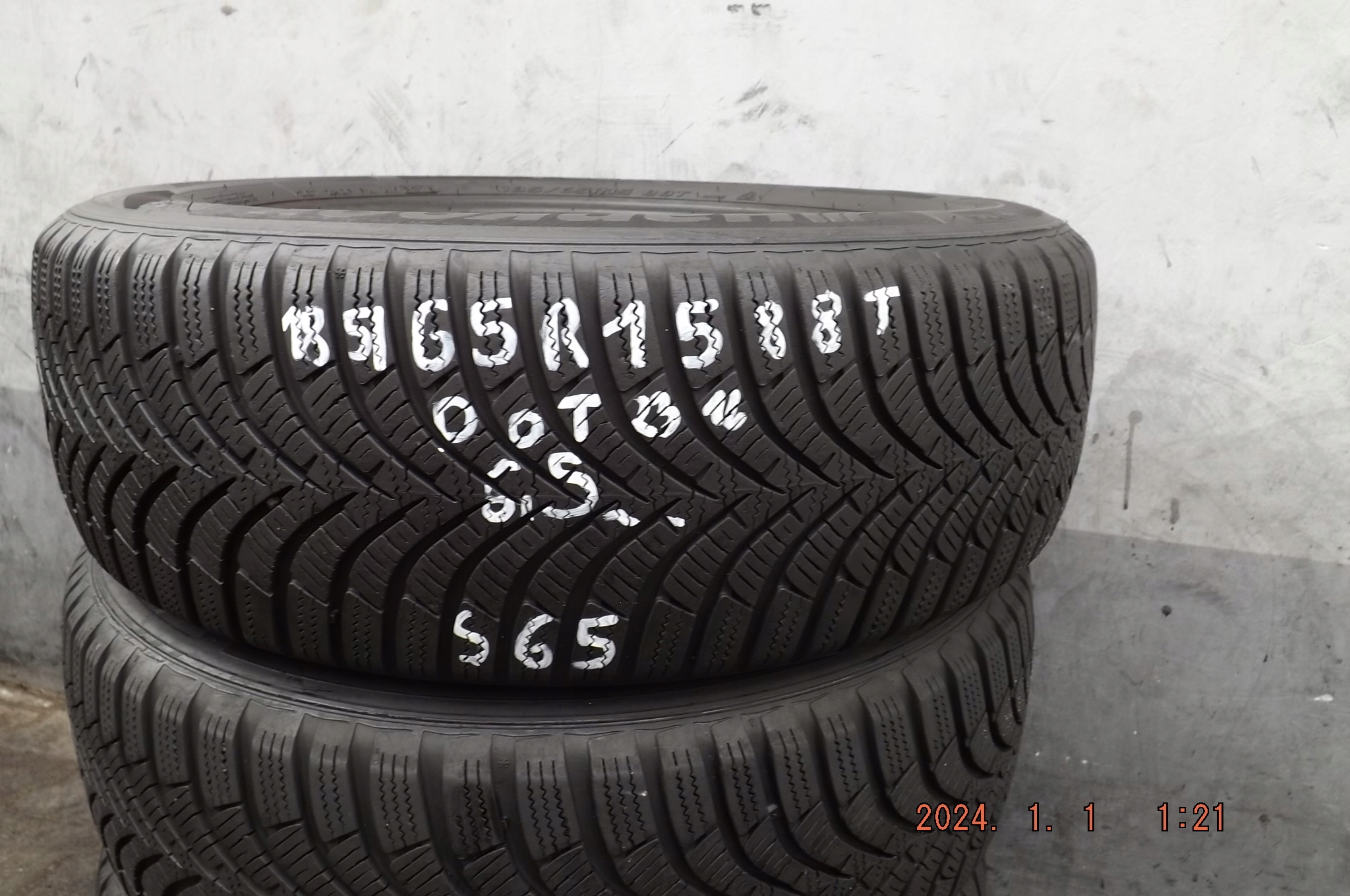 [S65] 4XZIMA 185/65R15 88T HANKOOK WINTER I*CEPT RS2 & Model Winter i*cept RS2 W452
