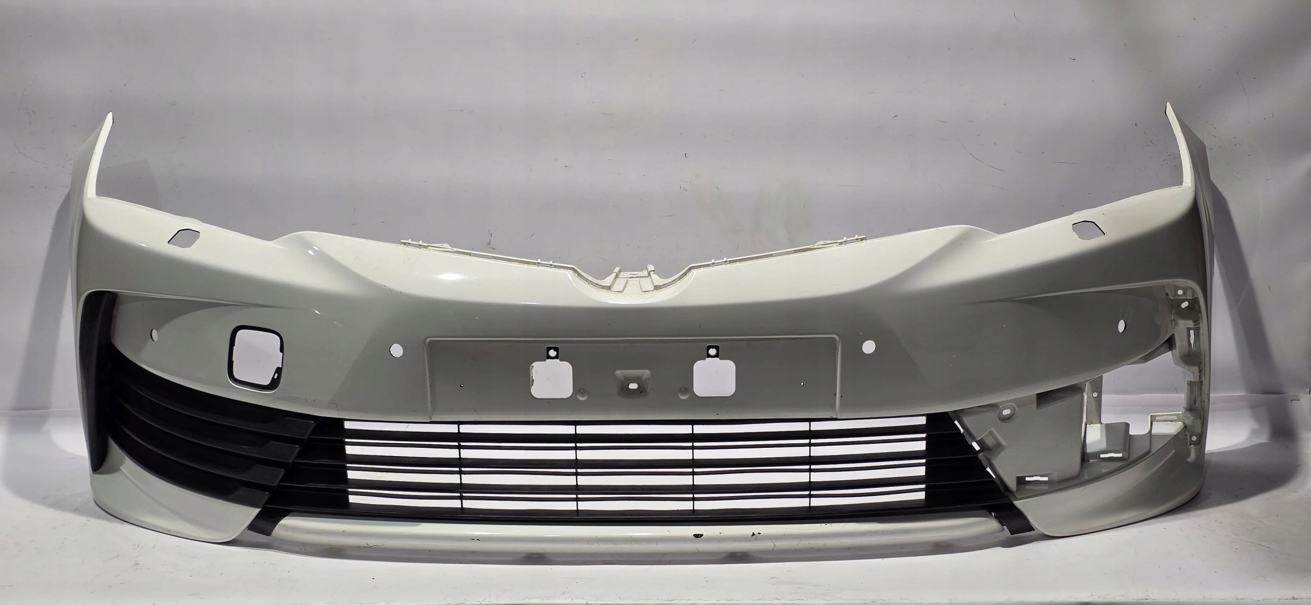front bumper TOYOTA COROLLA E16 LIFT 16- PDC washer original 52119-02F30