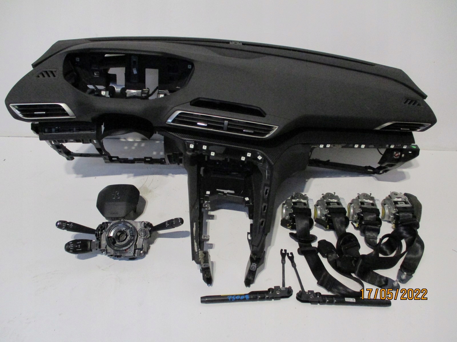 dashboard PEUGEOT 5008 II KARBON CARBON