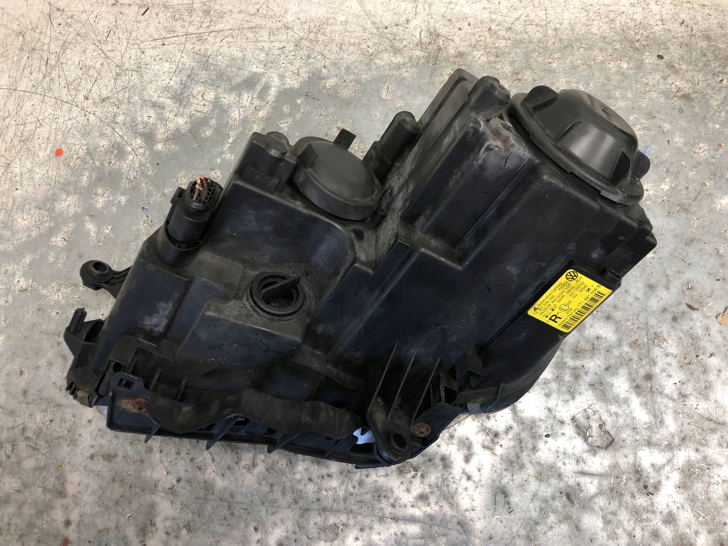 light right front lens VW TOURAN and LIFT 1T1941006B