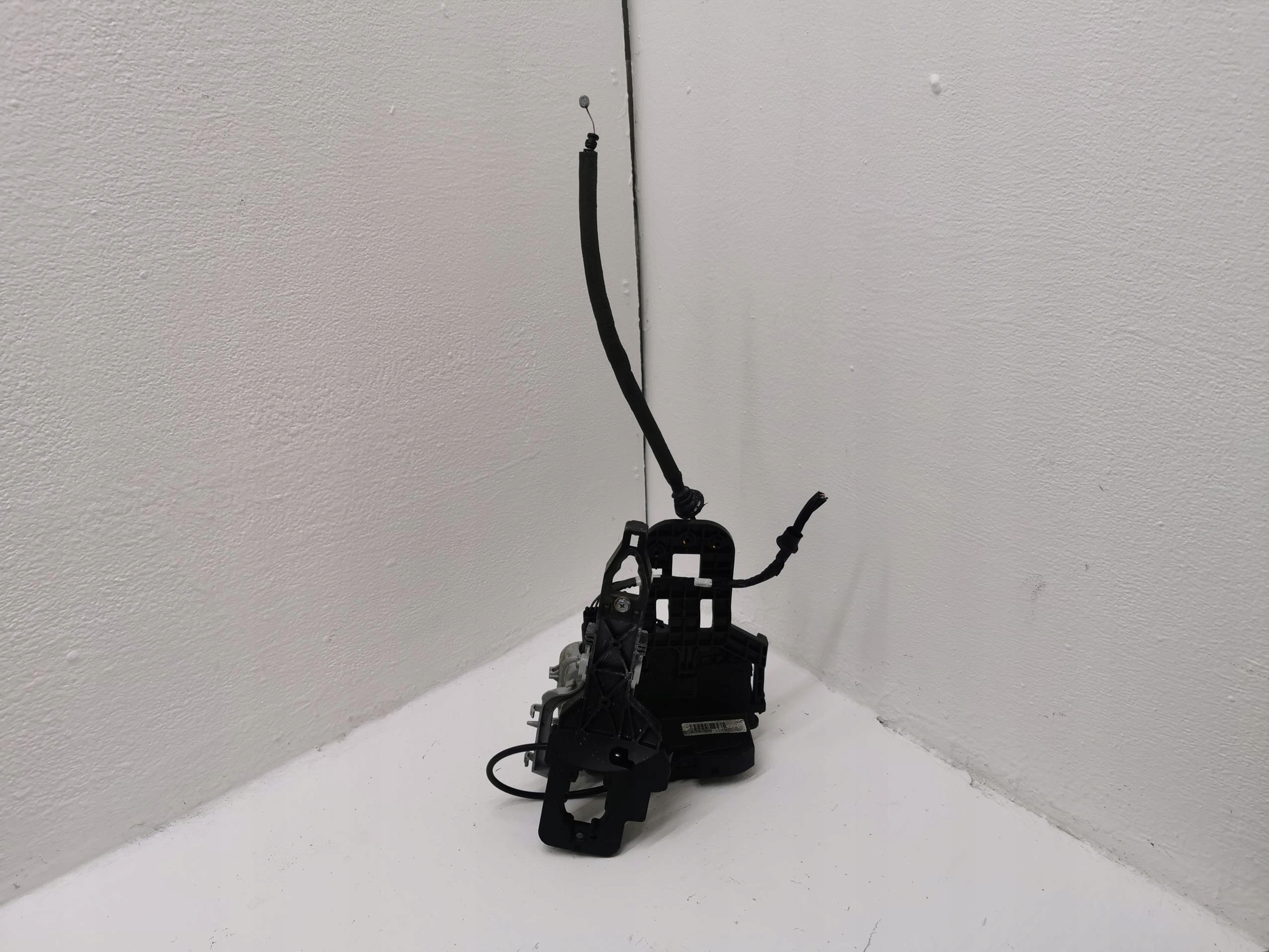 lock door right front HYUNDAI IX20 81320-1K040