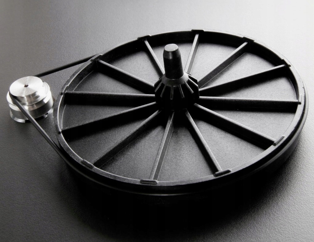 GRAMOFON Z WKŁADKĄ REGA CARBON MM REGA PLANAR 1 PLUS (P1 PLUS) CZARNY Model Planar 1