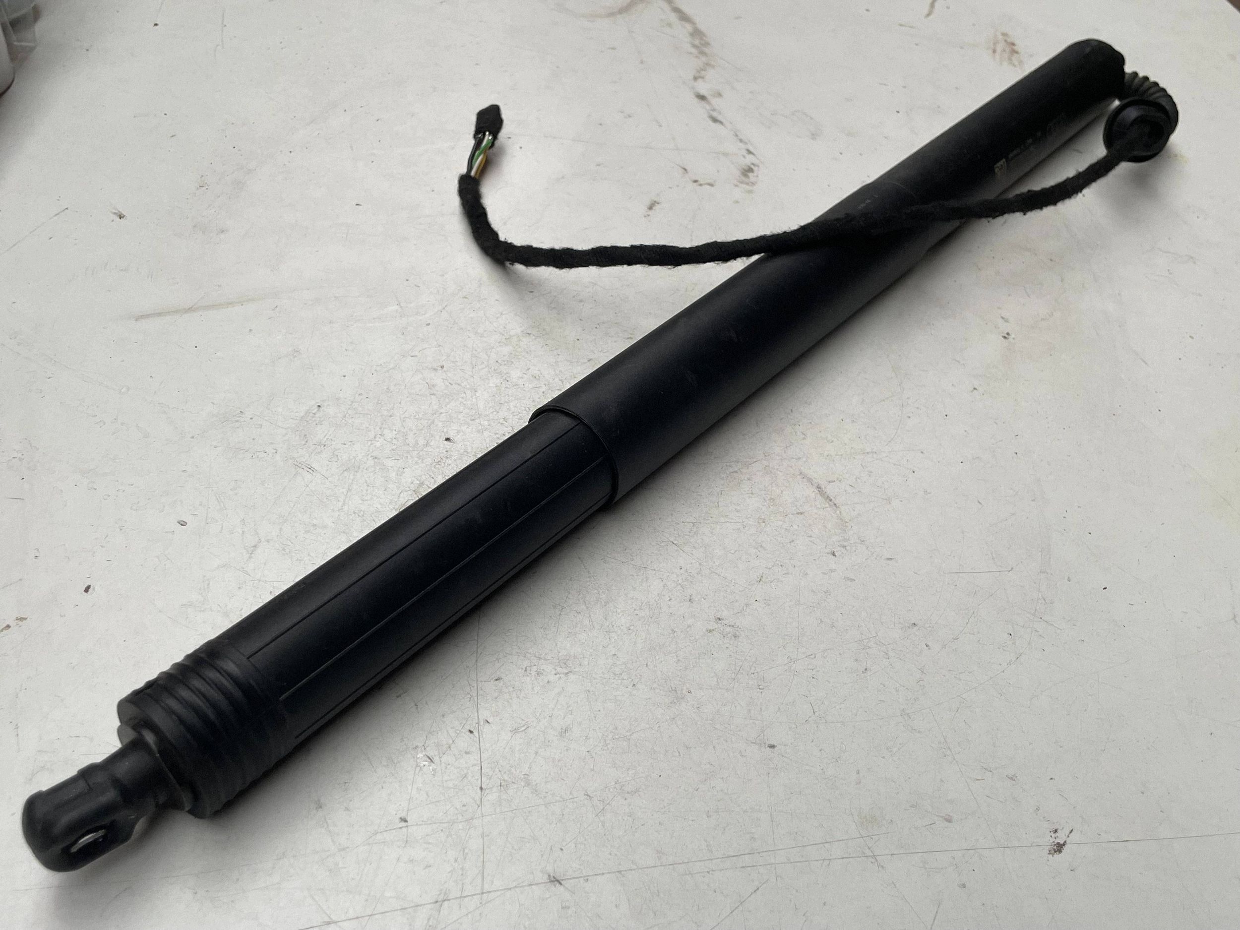 2024 Audi A5 damper bonnet boot 8W8827851E !J