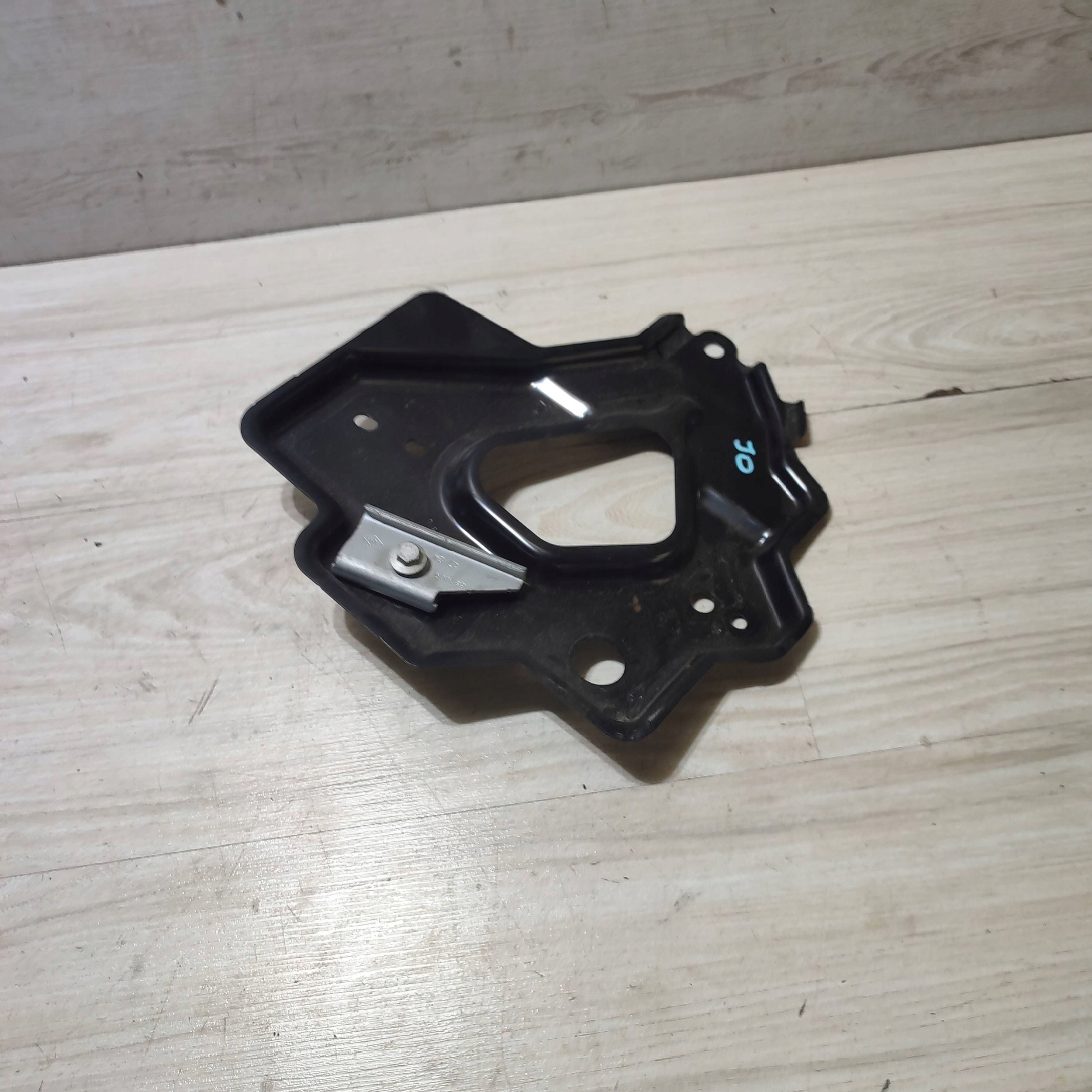 Halter akumulatora Dacia Jogger 641606573R