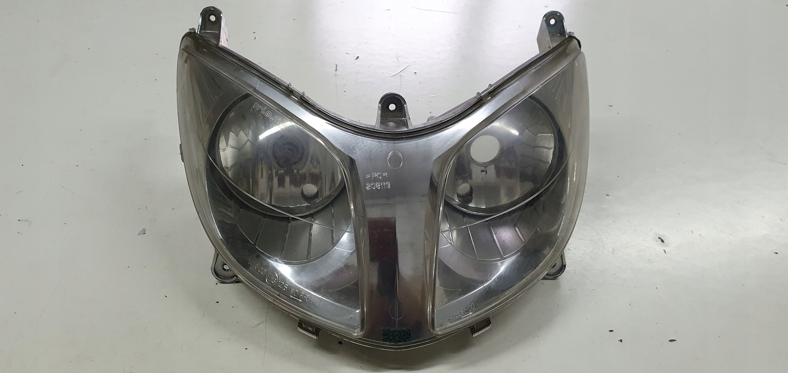 YAMAHA MAJESTY 125 LIFT ФАРА ПЕРЕДНЯЯ ЛАМПА