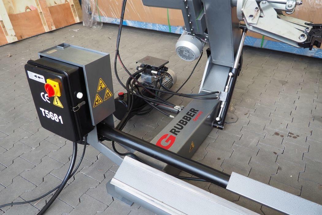 Montazownica ciezarowa TIR 26 GRUBBER T5681 Mark Grubber