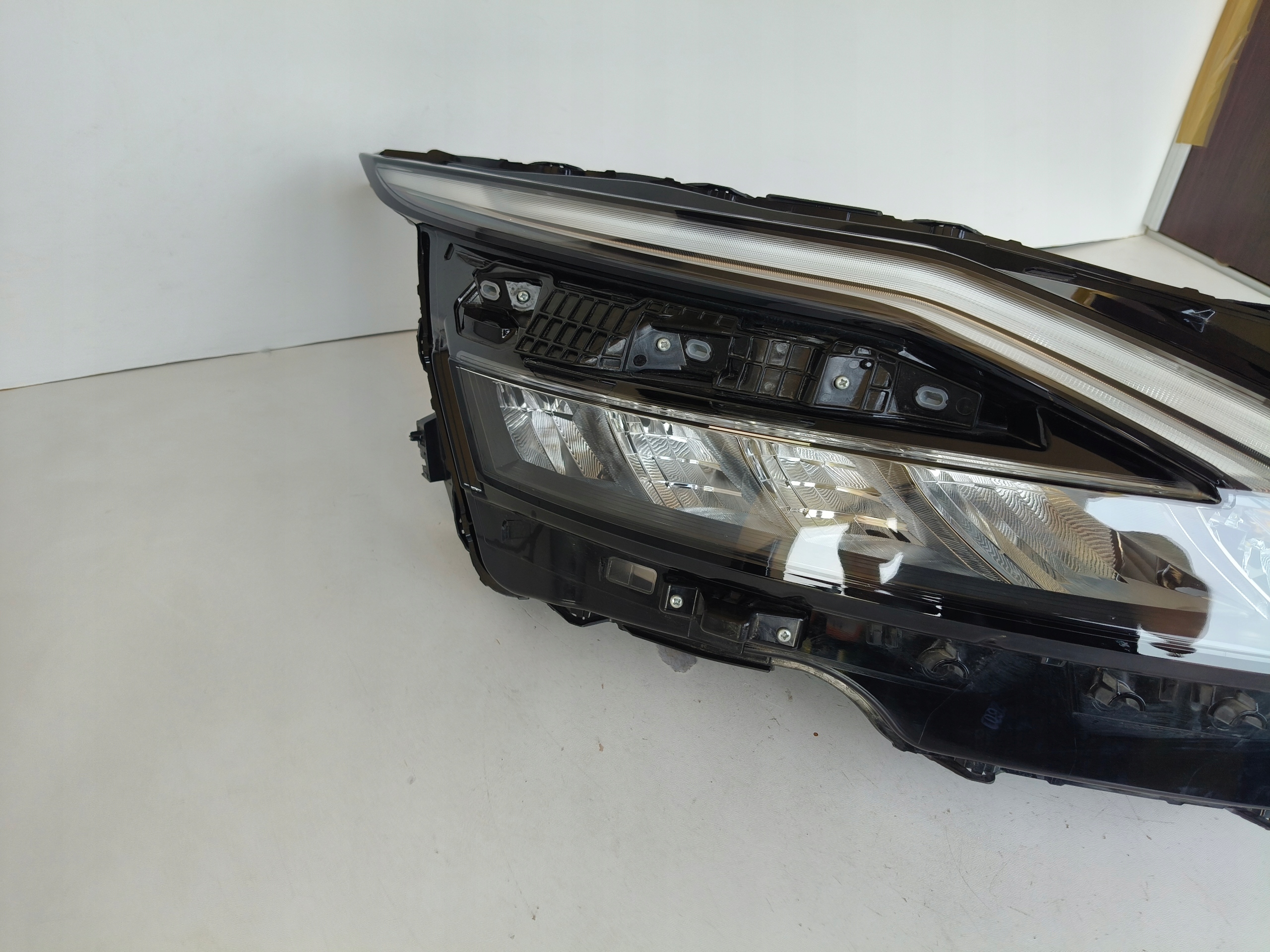 light right REFLEKTOR NISSAN QASHQAI III 20- FULL LED