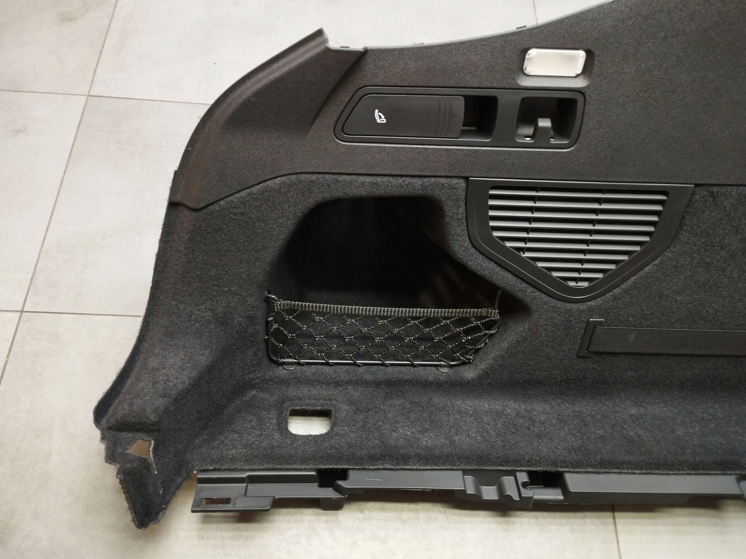 Audi A5 B10 KOMBI boot upholstery left rear part 8B9863879A