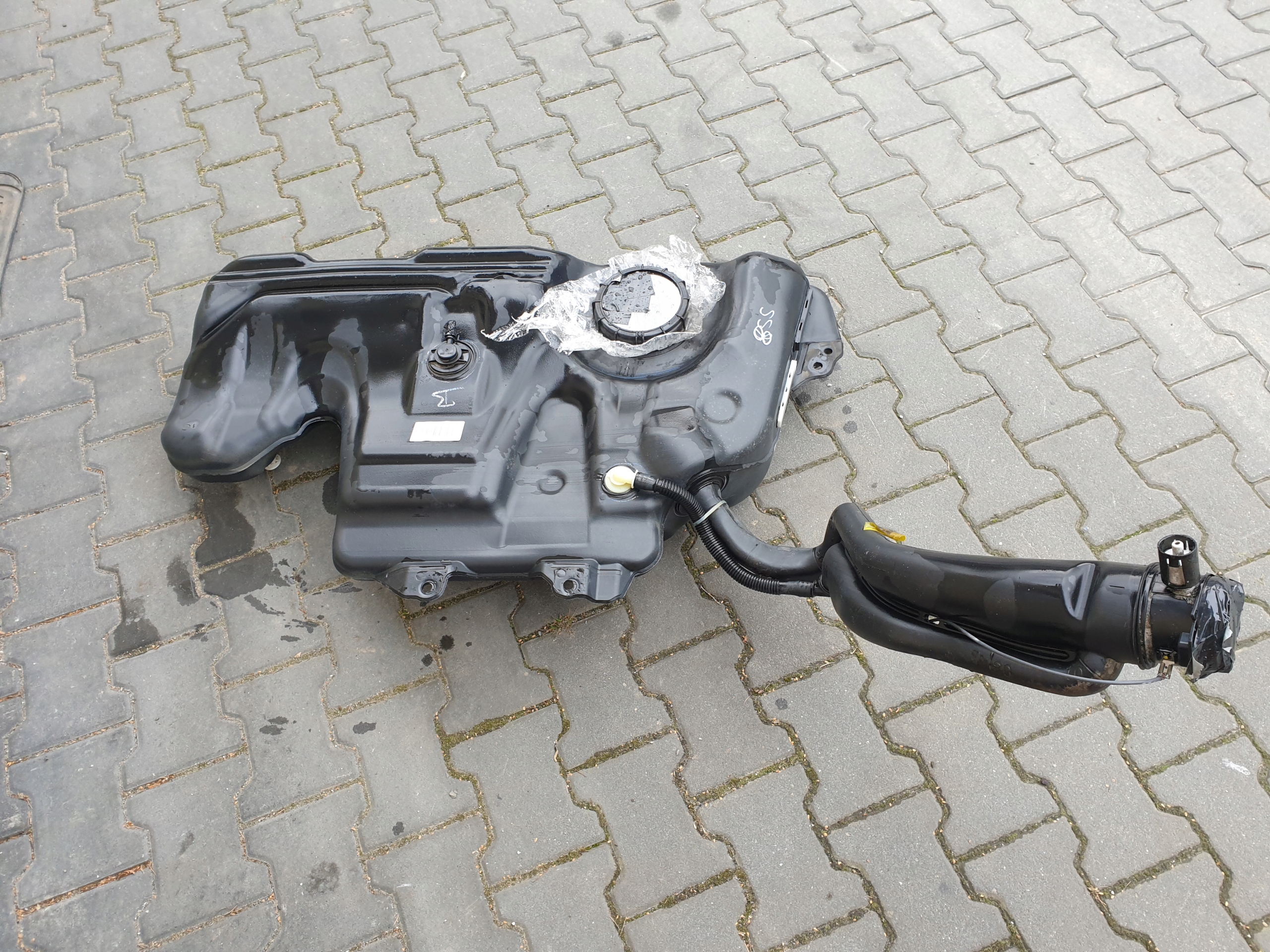 tank RENAULT CLIO 4 IV 0.9 TCE 2014- 172026342r