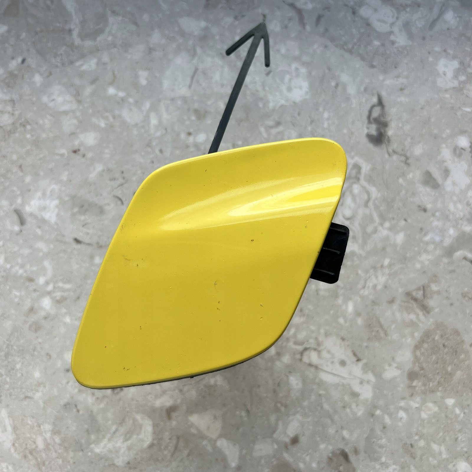 FORD KA PLUS + 16- Abschleppöse Stoßstange vorne E4B517A989B