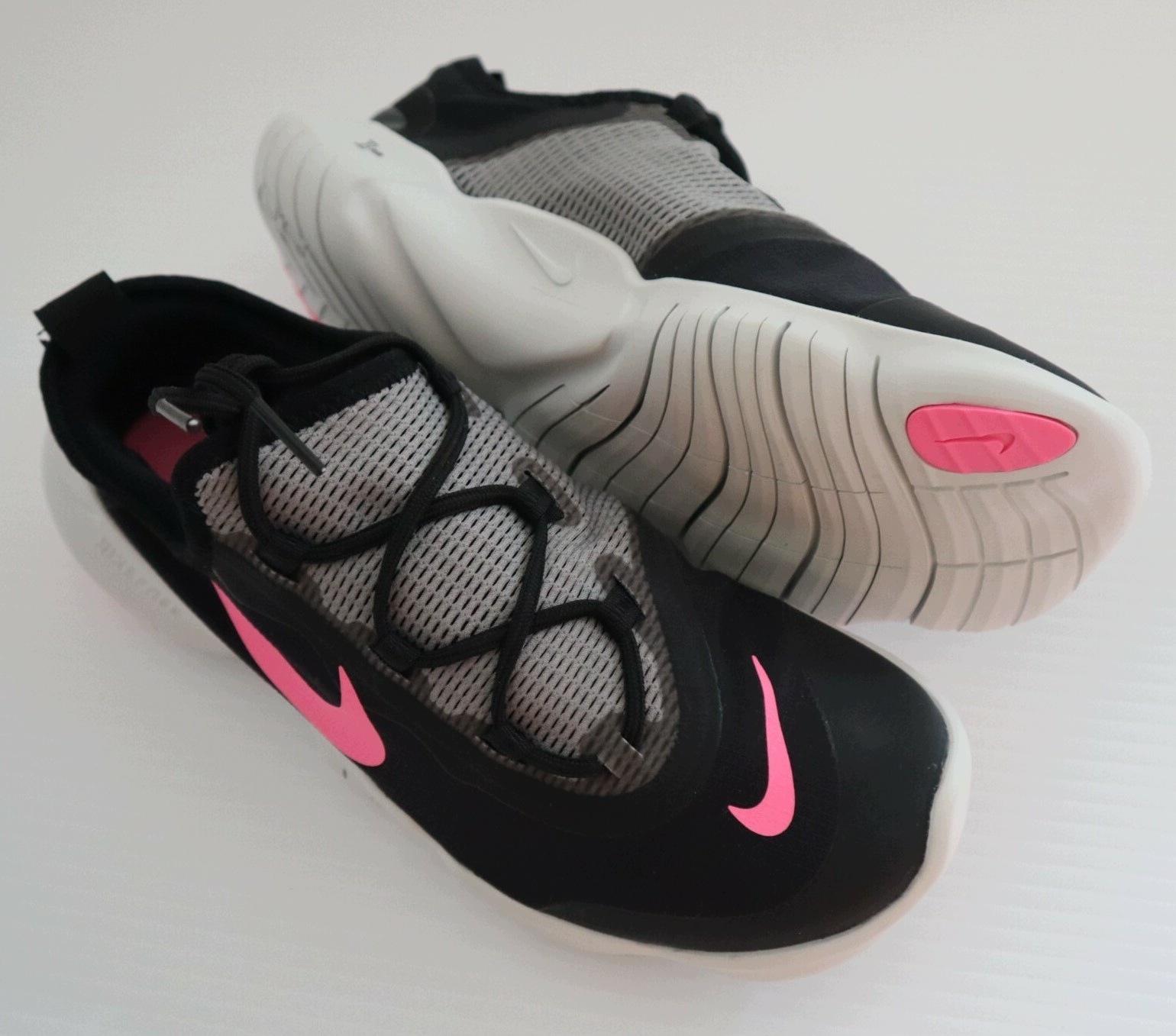 Młodzieżowe Buty Nike Run Runner treningowe obuwie wsuwane r.36,5