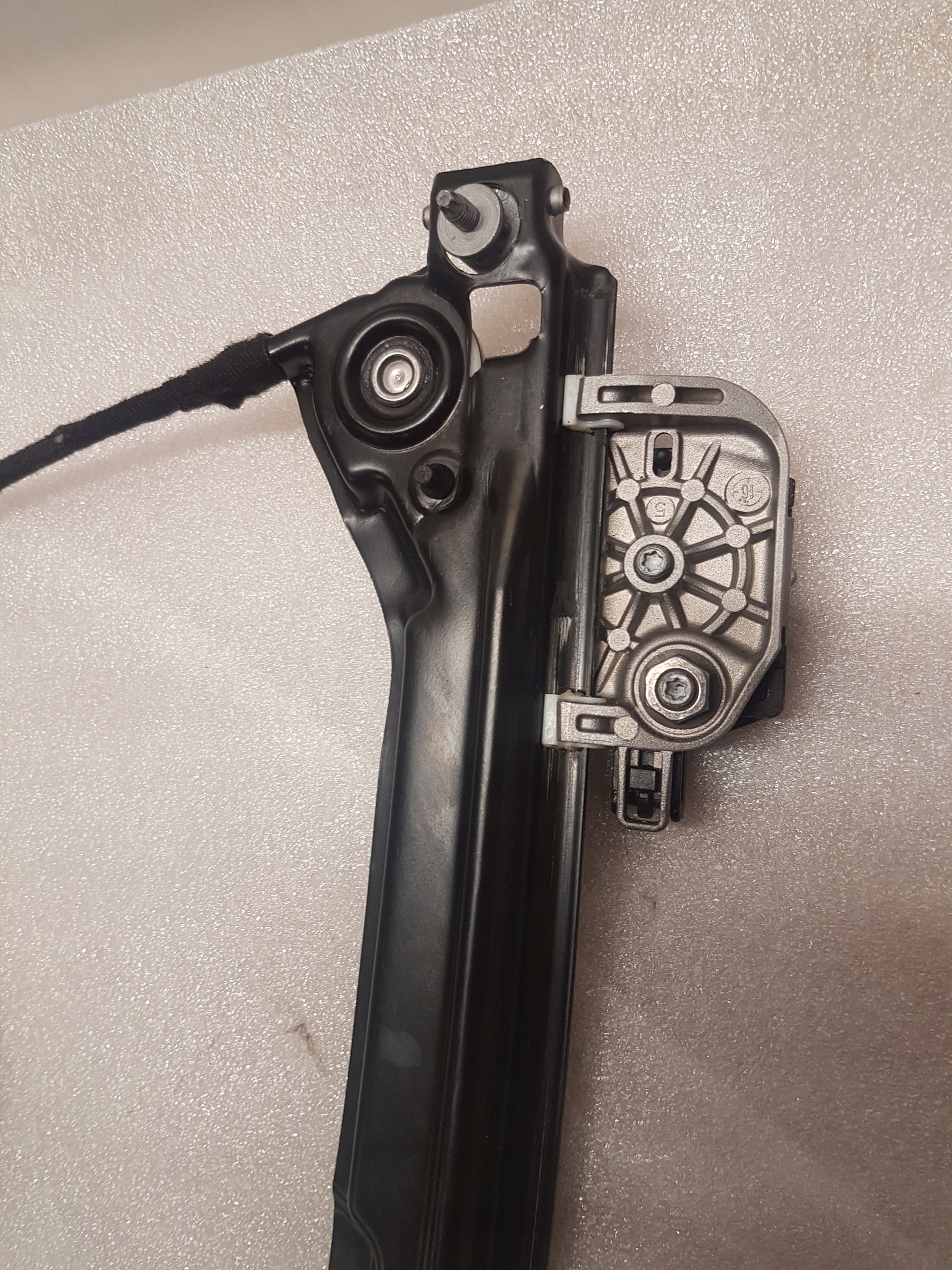 window regulator right front MASERATI GHIBLI 6700098150