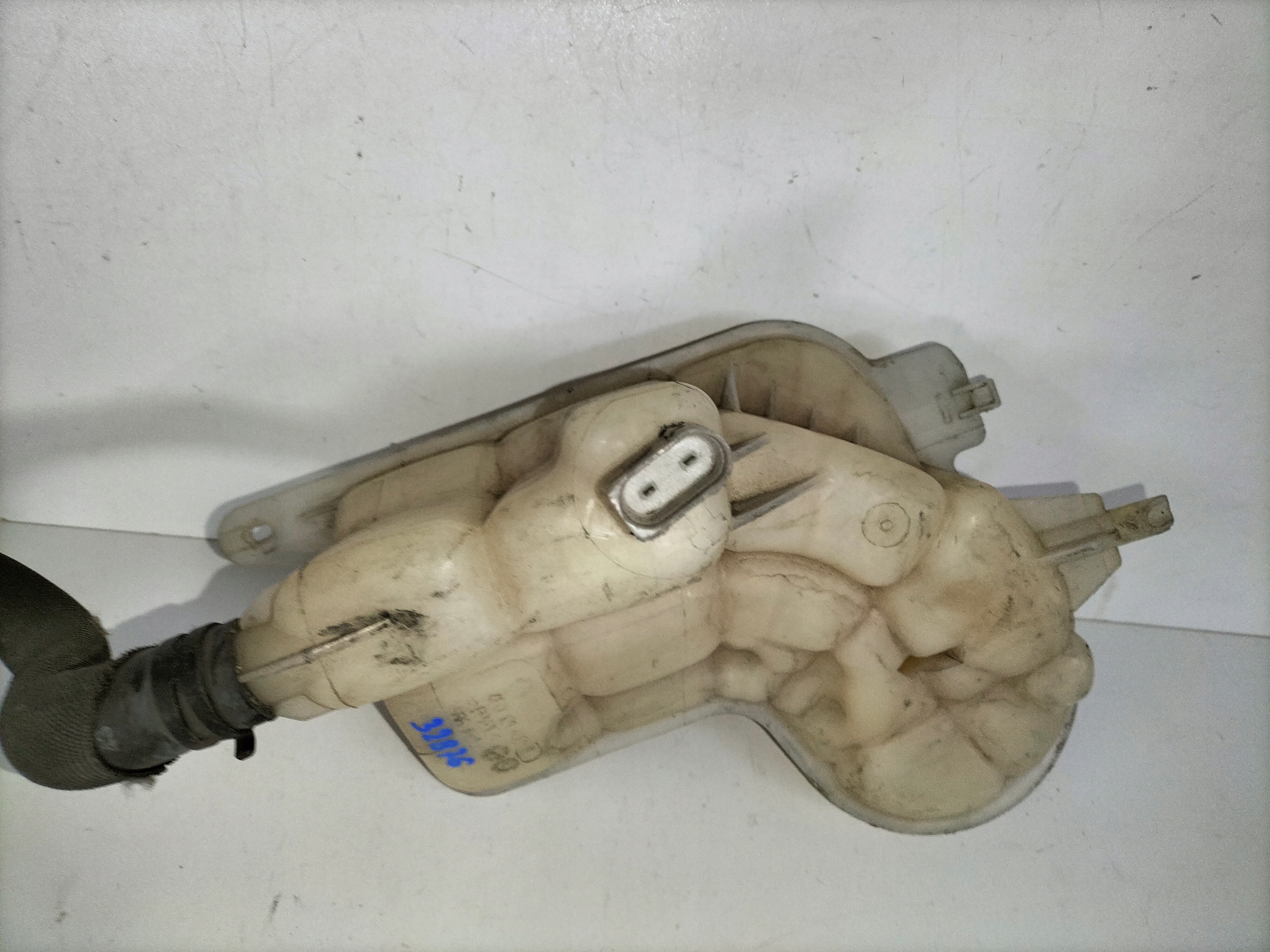 RÉSERVOIR EAU AUDI A6 C6 04