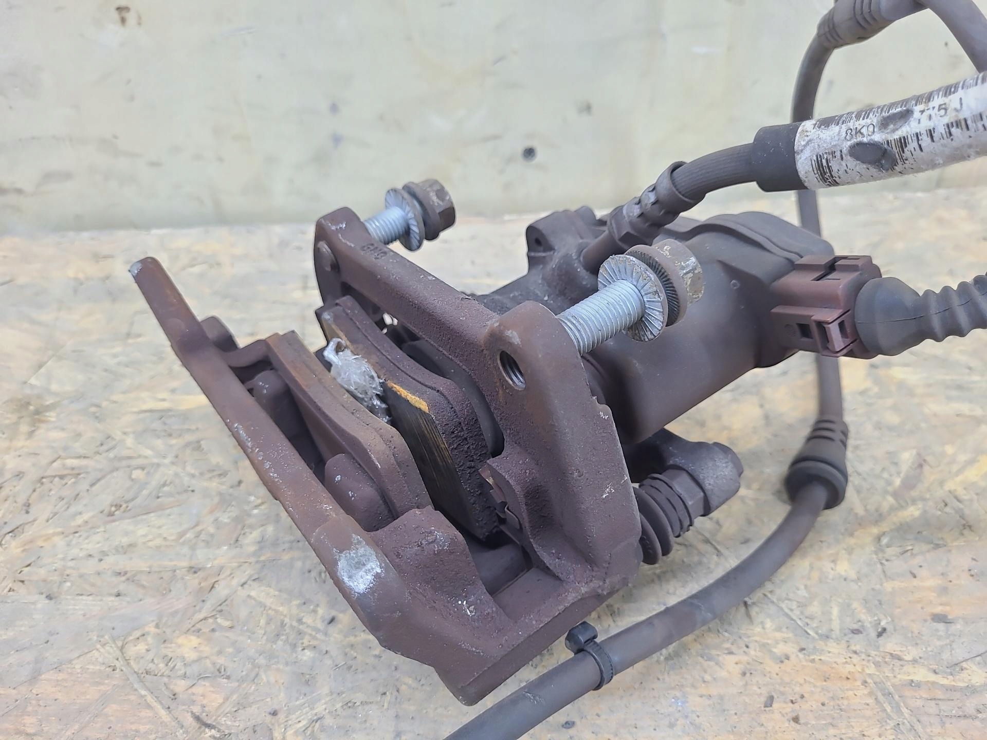caliper brake rear part right side Audi A4 B8 2011 32335478
