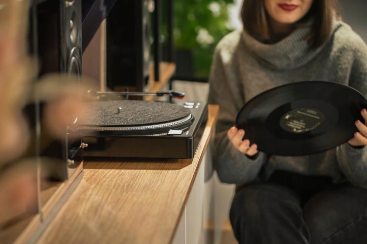 Gramofon Kruger&Matz TT-501 AUX USB 1.1 RCA Napęd paskowy