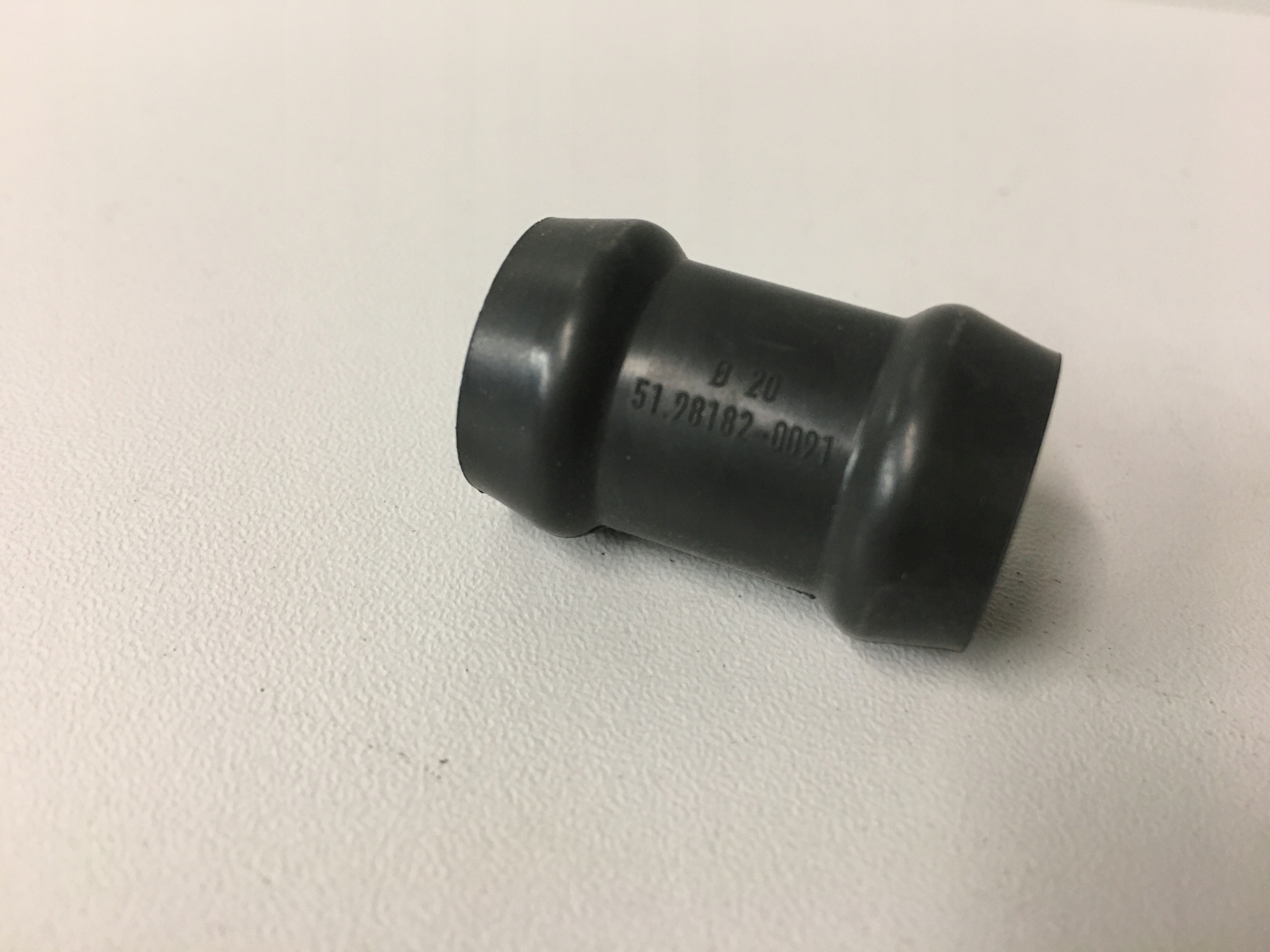 51.98182-0091 - МУФТА ТРУБОПРОВОДА ТРУБА КОРПУСА МАСЛЯНОГО ФИЛЬТРА MAN