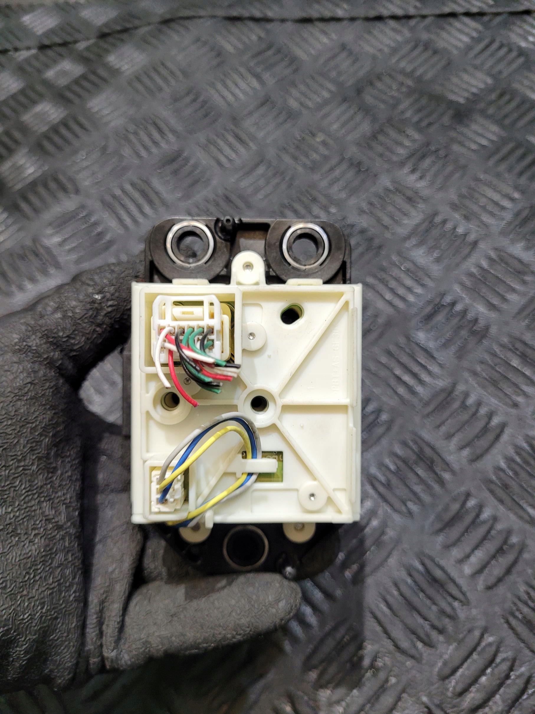 trim switch changes of the gear NISSAN LEAF II ZE1