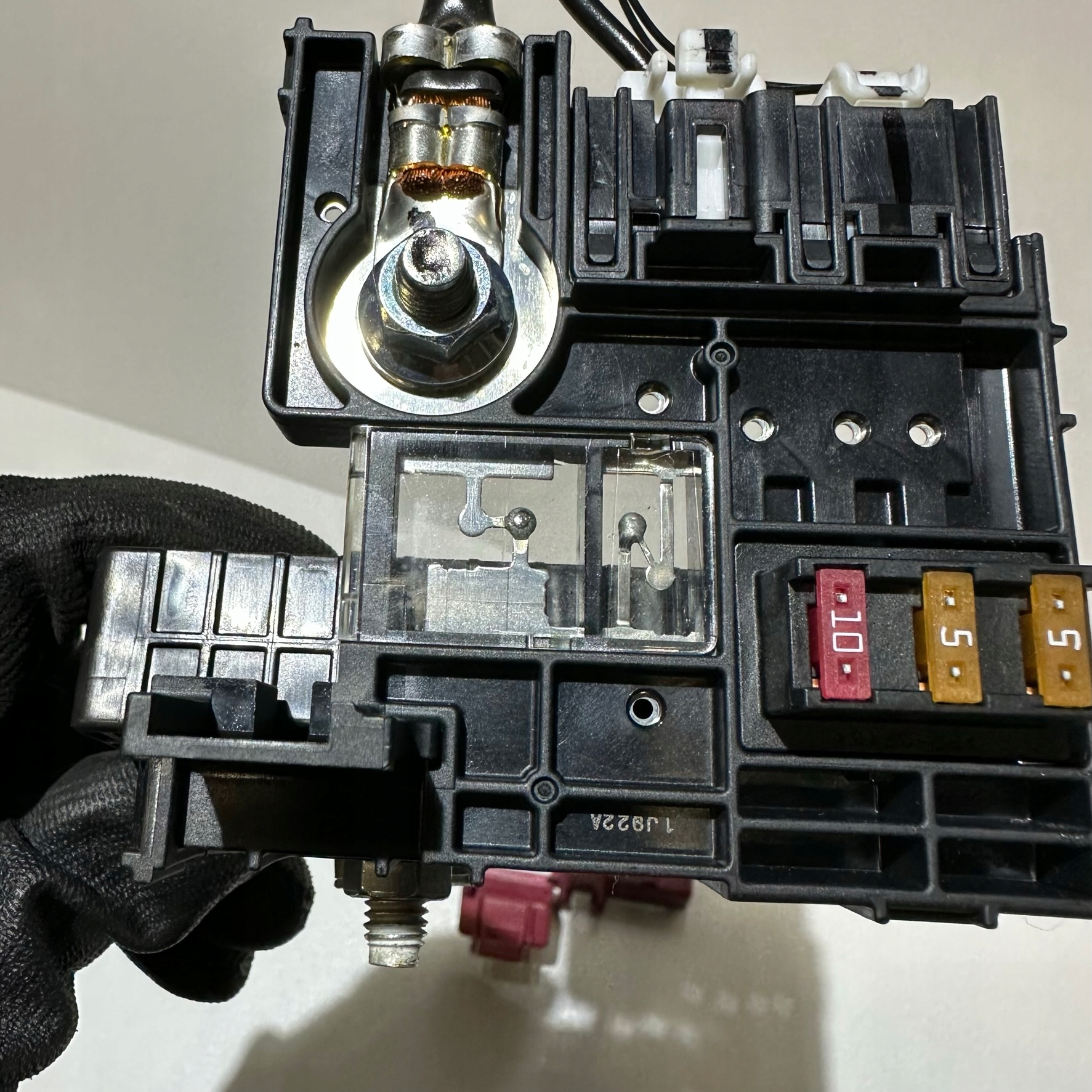 TOYOTA YARIS CROSS TERMINAL PLUS FUSE