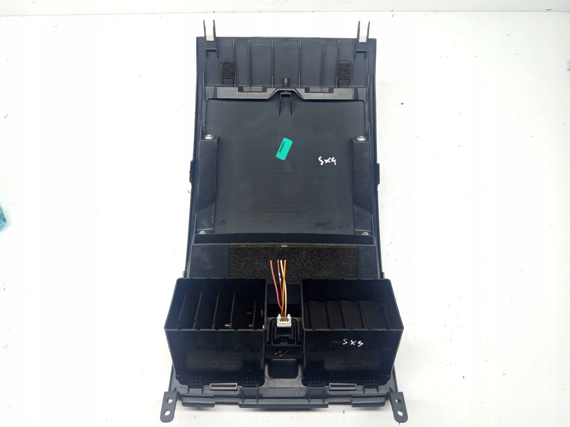 Kratki rešetka ventilacije SUZUKI SX4 1.9 DDiS 73822-79J