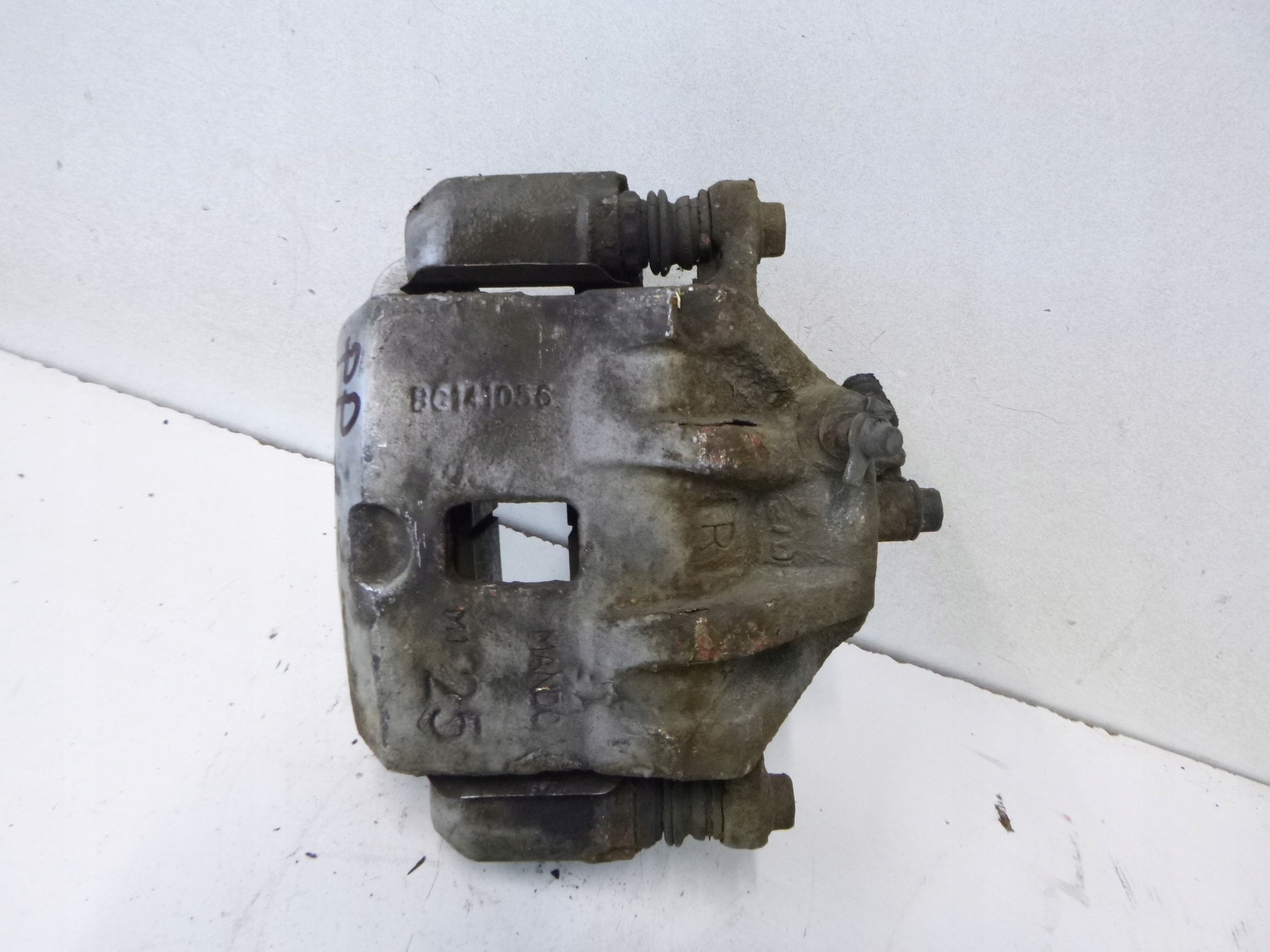 caliper brake front Kia Magentis Lift 2.0 2003