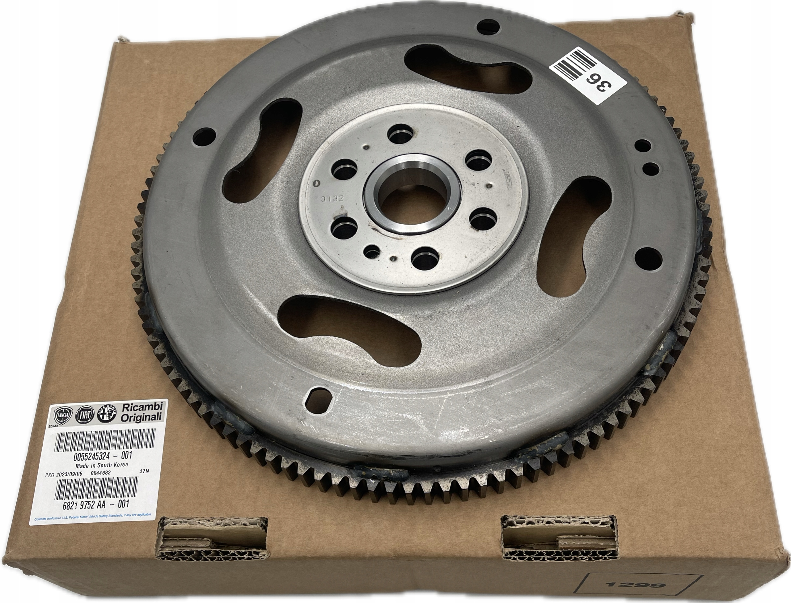 KOŁO ZAMACHOWE FIAT FREEMONT DODGE JOURNEY 62TE 2.0 JTD 55245324 FCA OE Numer katalogowy części 55245324 1C3