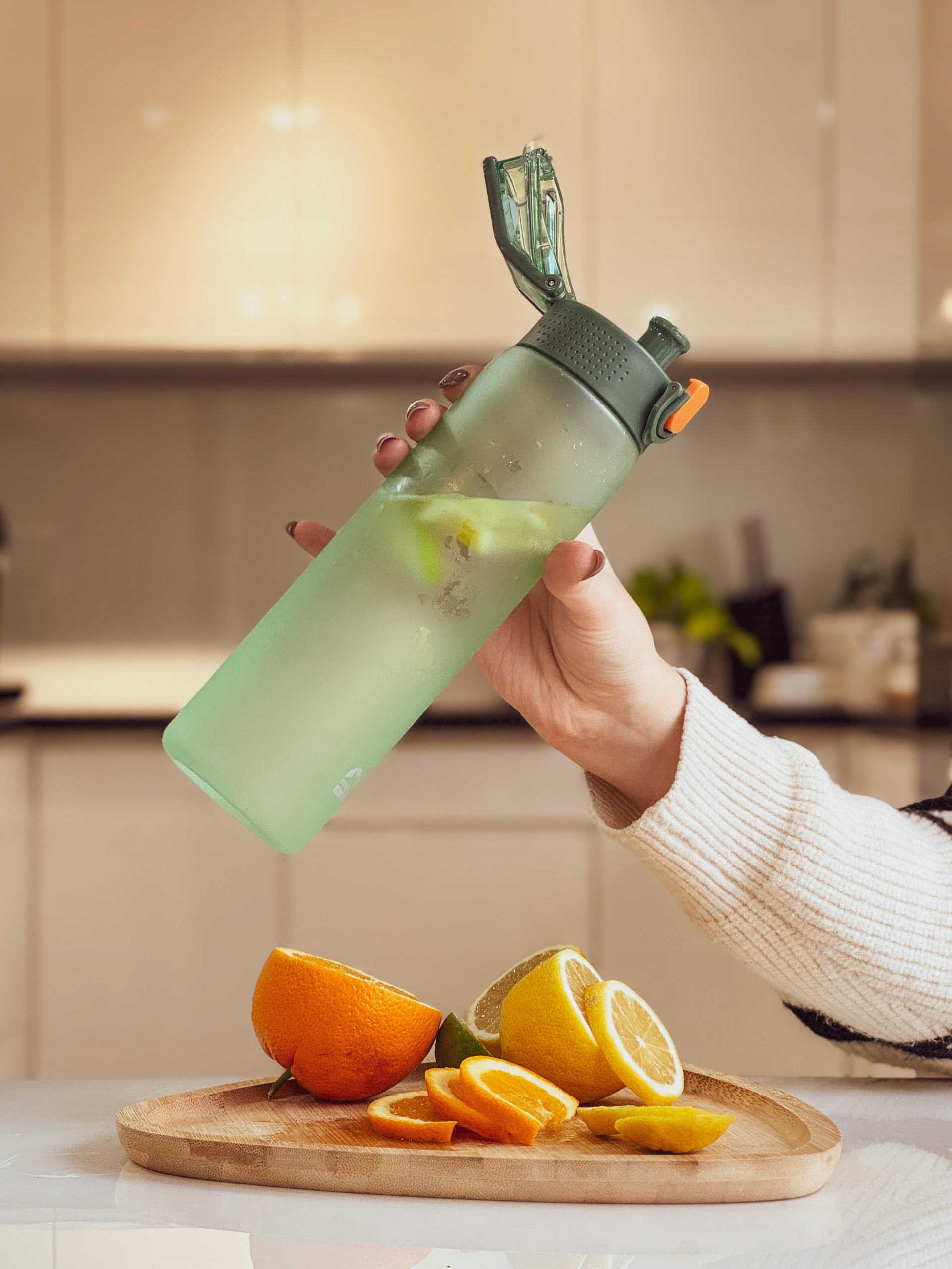 Butelka na wodę bidon z miarką BPAfree Majestic Sport OKOSEI MAT 750 ml Model Okosei