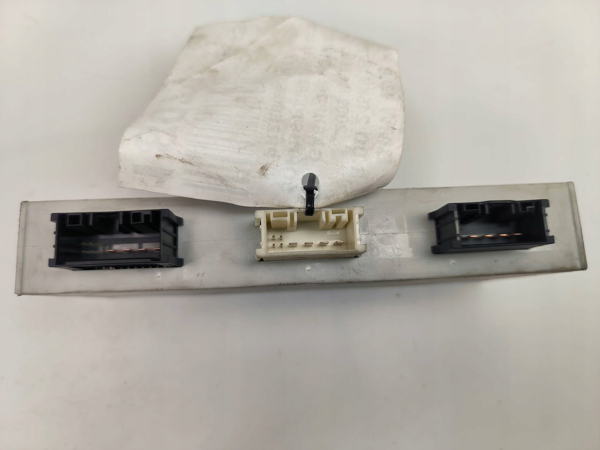 Module Arrière du capot F005V00942 BMW 730 D