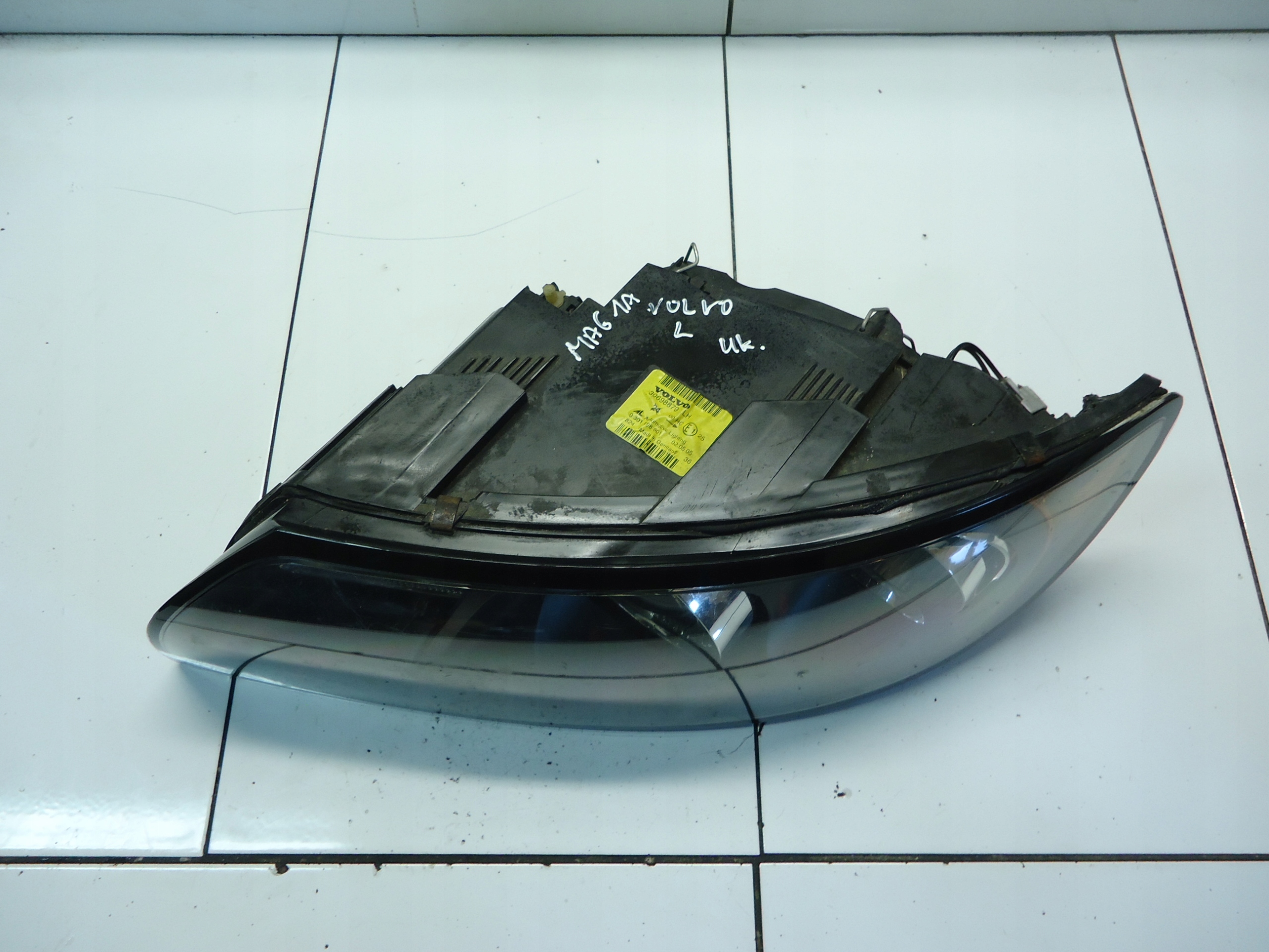 VOLVO S40 II light left front 30698879 UK ANGLIA