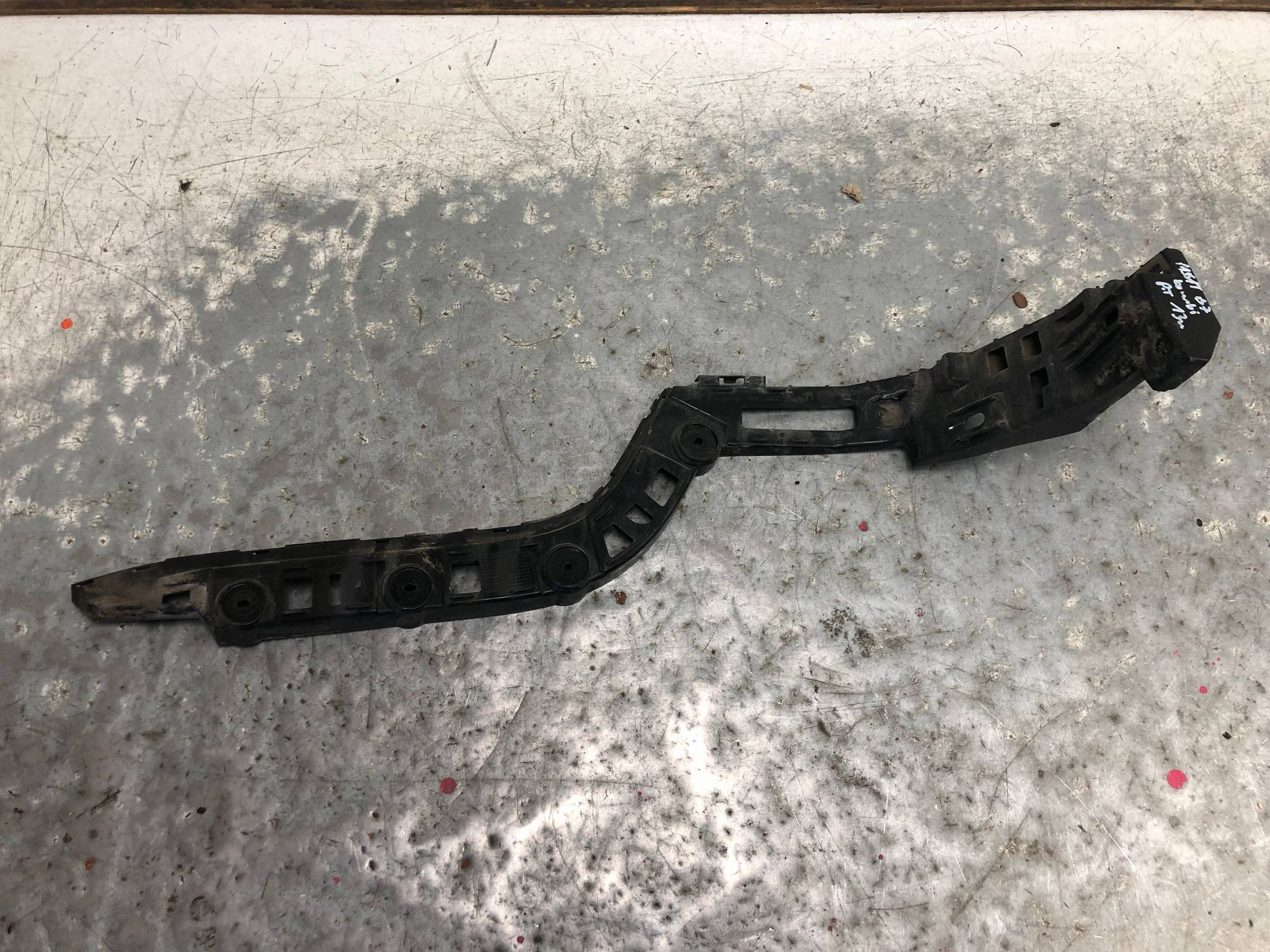 bumper bracket right rear part VW PASSAT B7 KOMBI 3AF807394