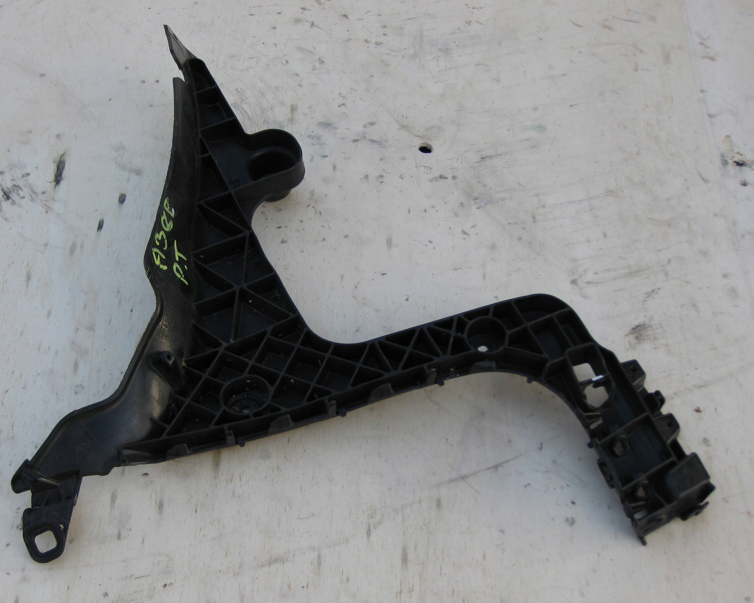 AUDI A3 8P Support plaque Pare choc Droite Arrière 8P4807378B