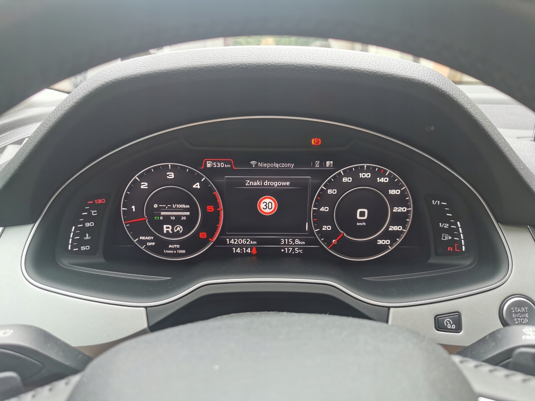Audi Q5 FY распознавание дорожных знаков