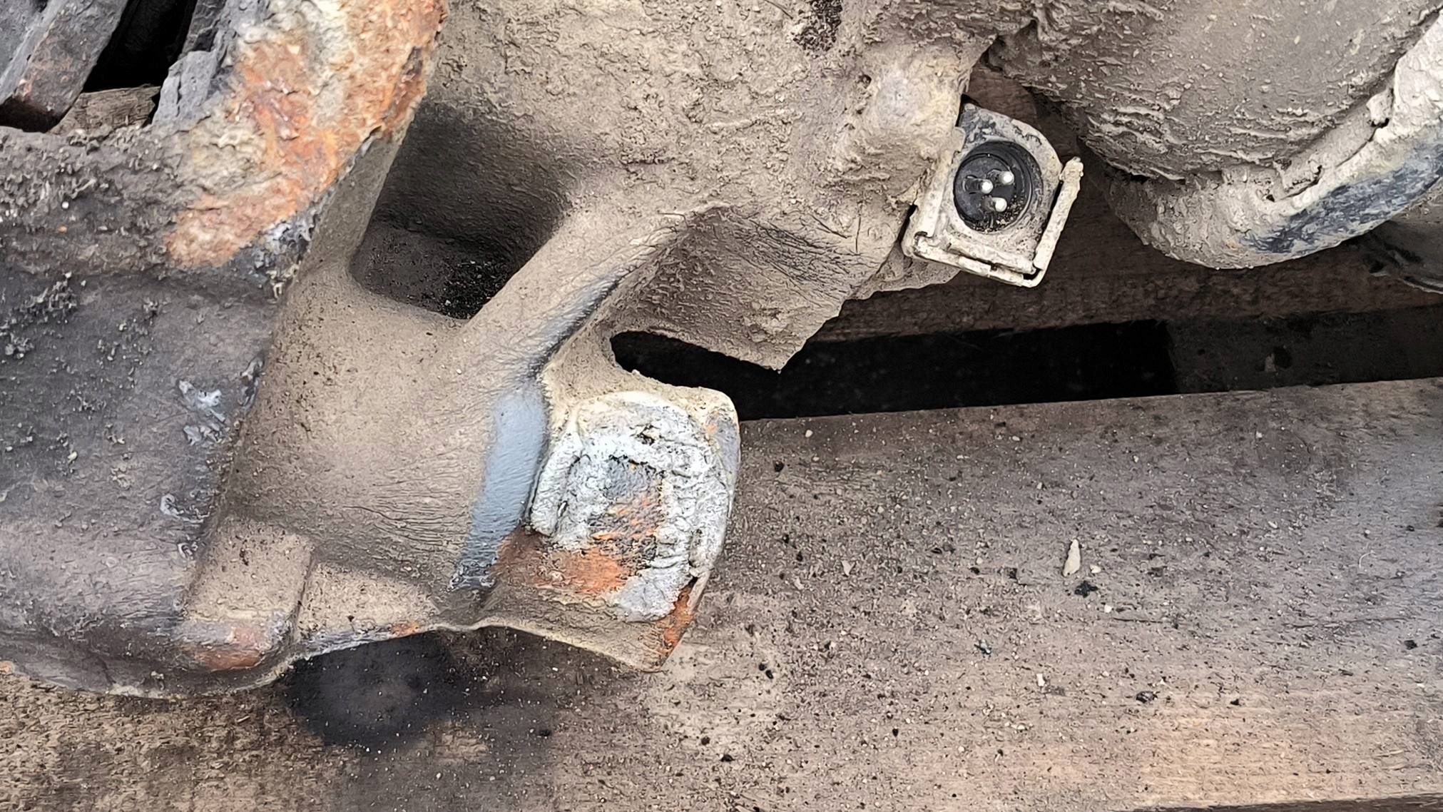 caliper brake front left SCANIA R 420 R420