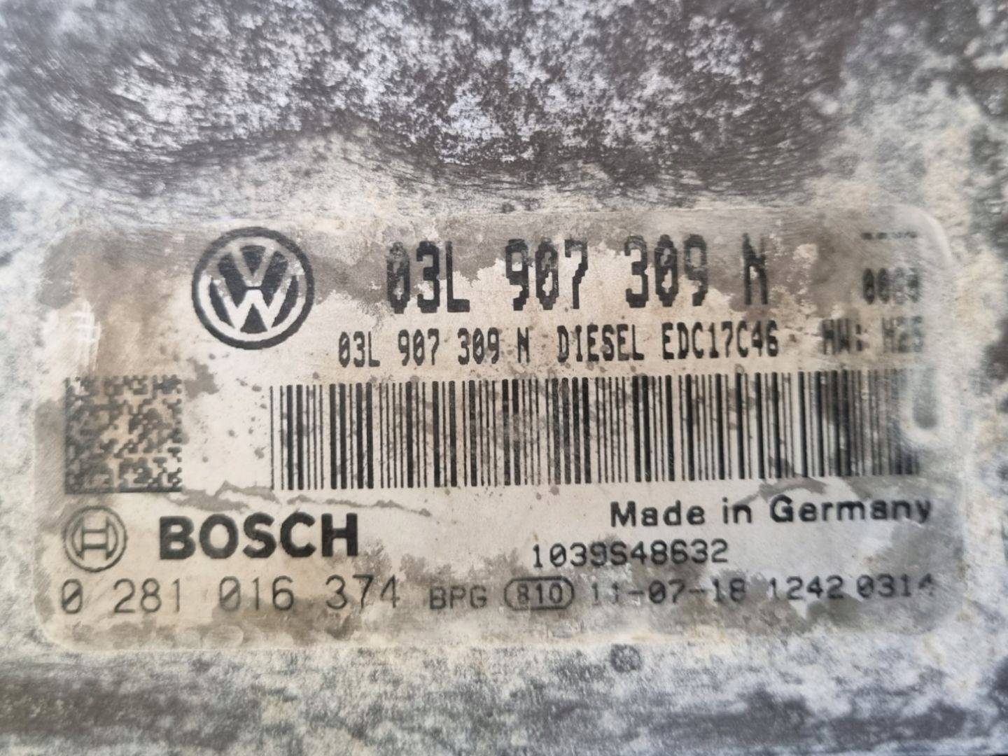 control unit of the engine Volkswagen Passat B7 2011 03L907309