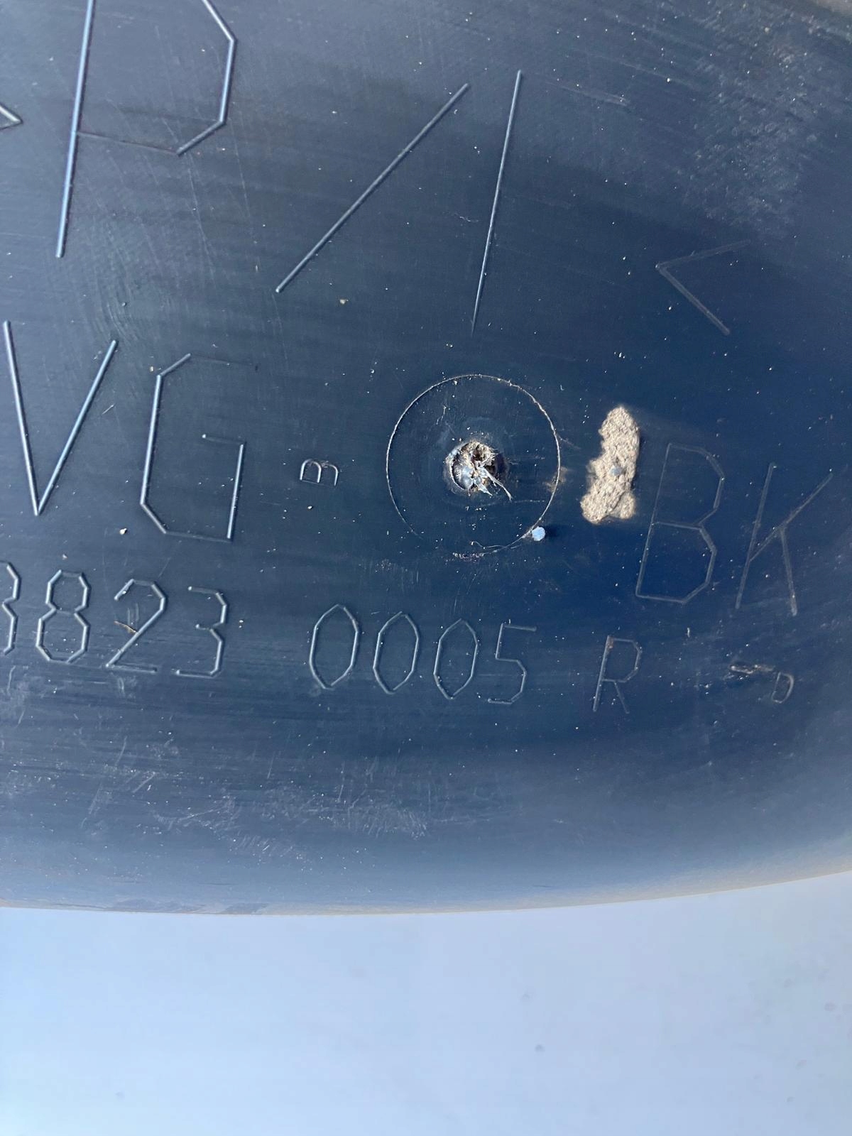 mudguard left front RENAULT LAGUNA III original 638230005R
