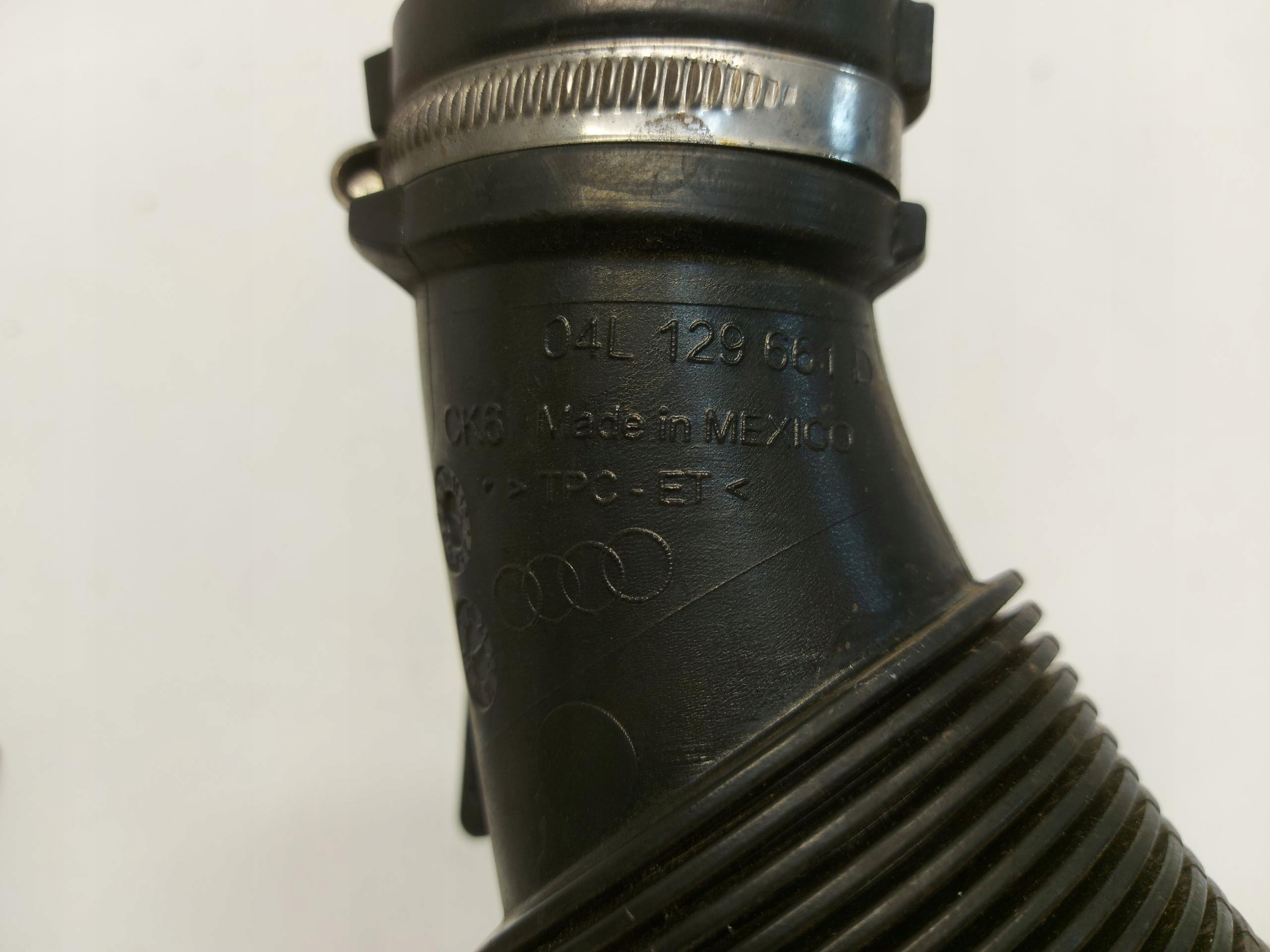 Audi Q5 80A 45 TFSI pipe air hose 04L129661D