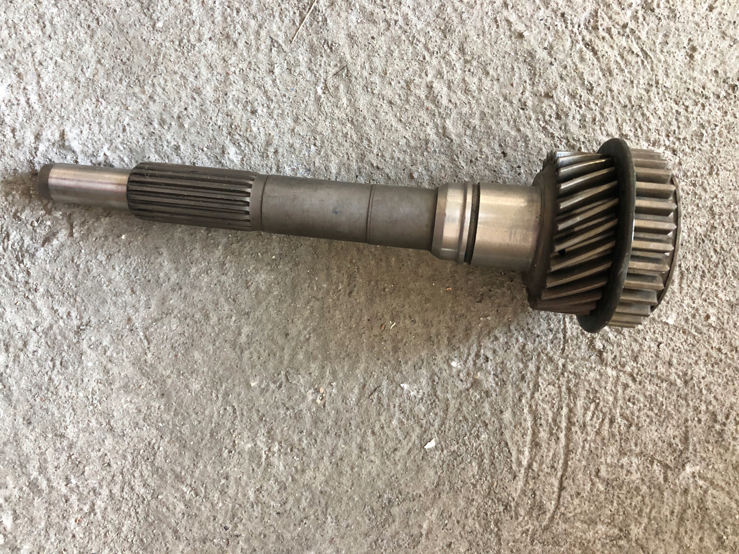 0064 - ВАЛ СЦЕПЛЕНИЯ POLONEZ 5-СТУПЕНЧАТАЯ. НОВЫЙ ТИП ТОНКОГО ЗУБА