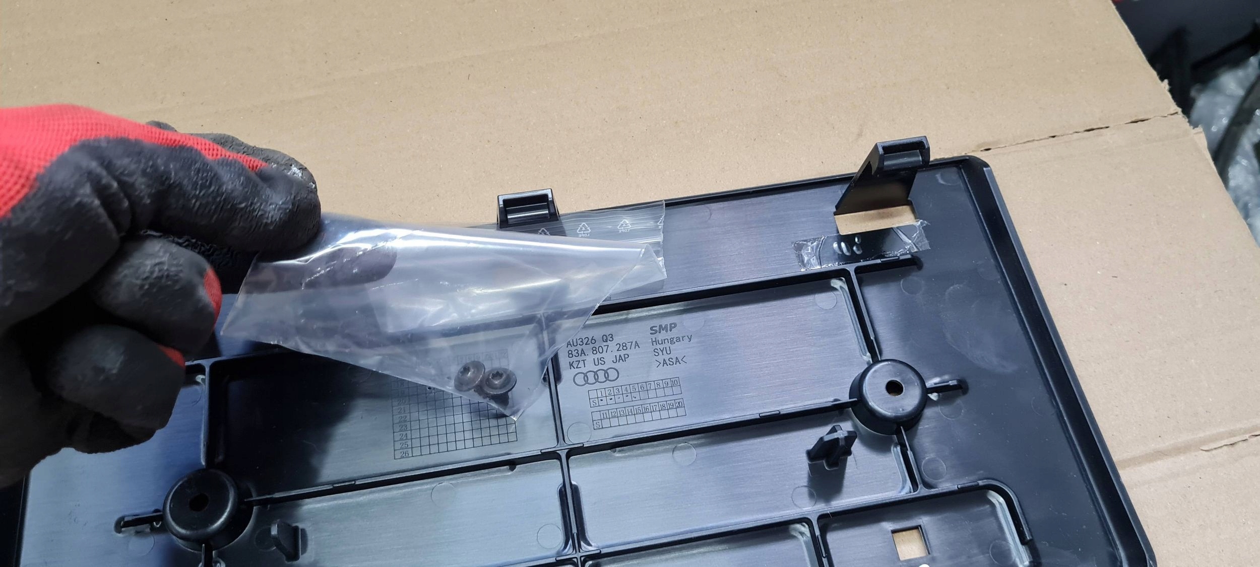 AUDI Q3 83A cap GRILLA signs frame front SLINE USA 83A807287A