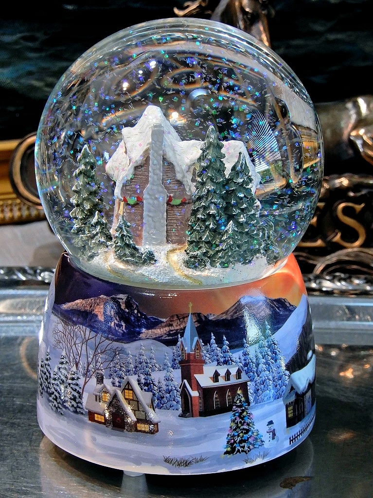 KULA ŚNIEŻNA ŚWIĄTECZNA POZYTYWKA DOMEK BAŁWANEK Marka inna