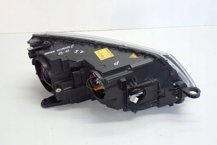 SKODA OCTAVIA III BI-XENON 13-17 reflektor left light left