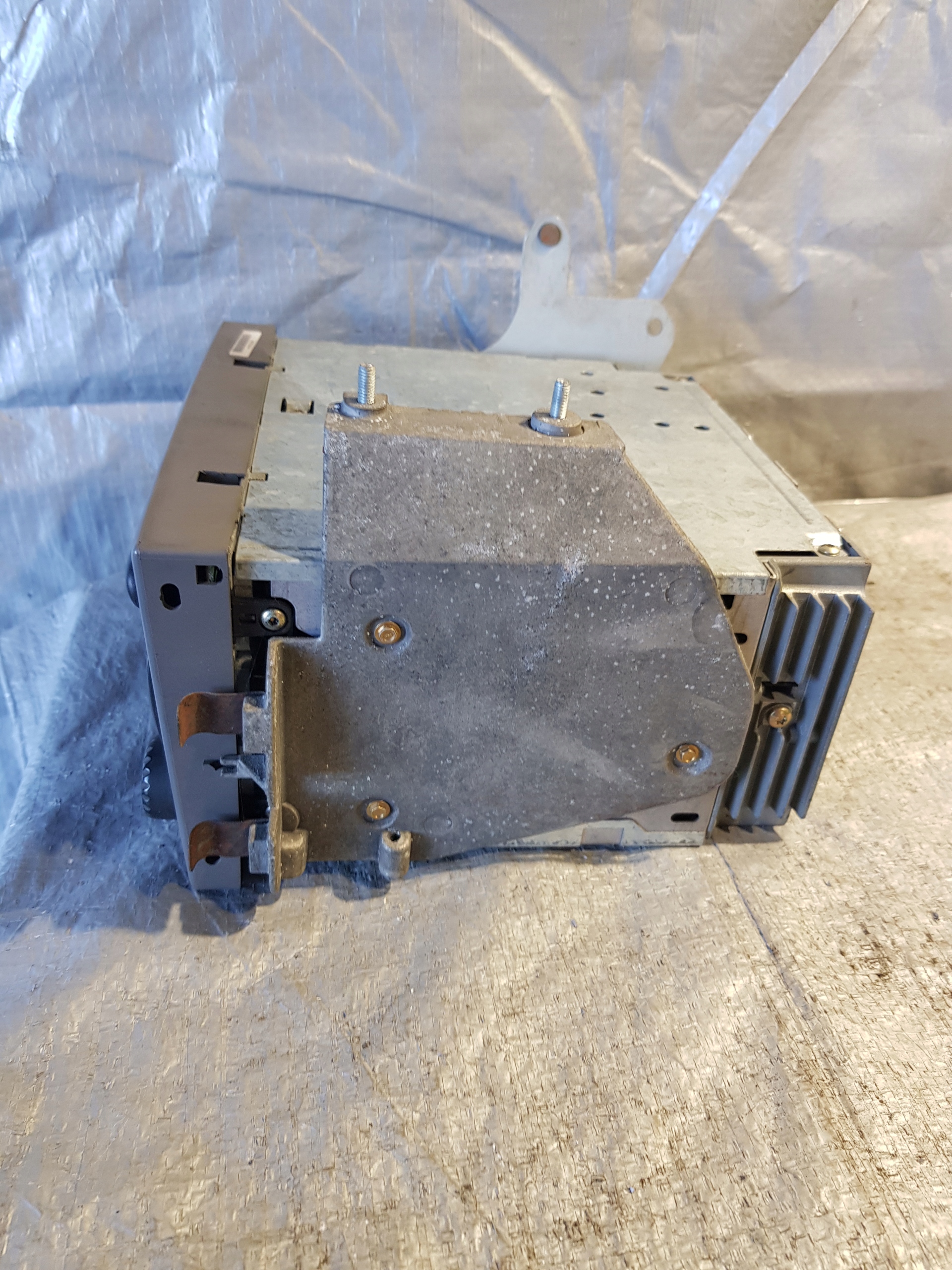 RADIO JAGUAR XR8F18K876AGAGN
