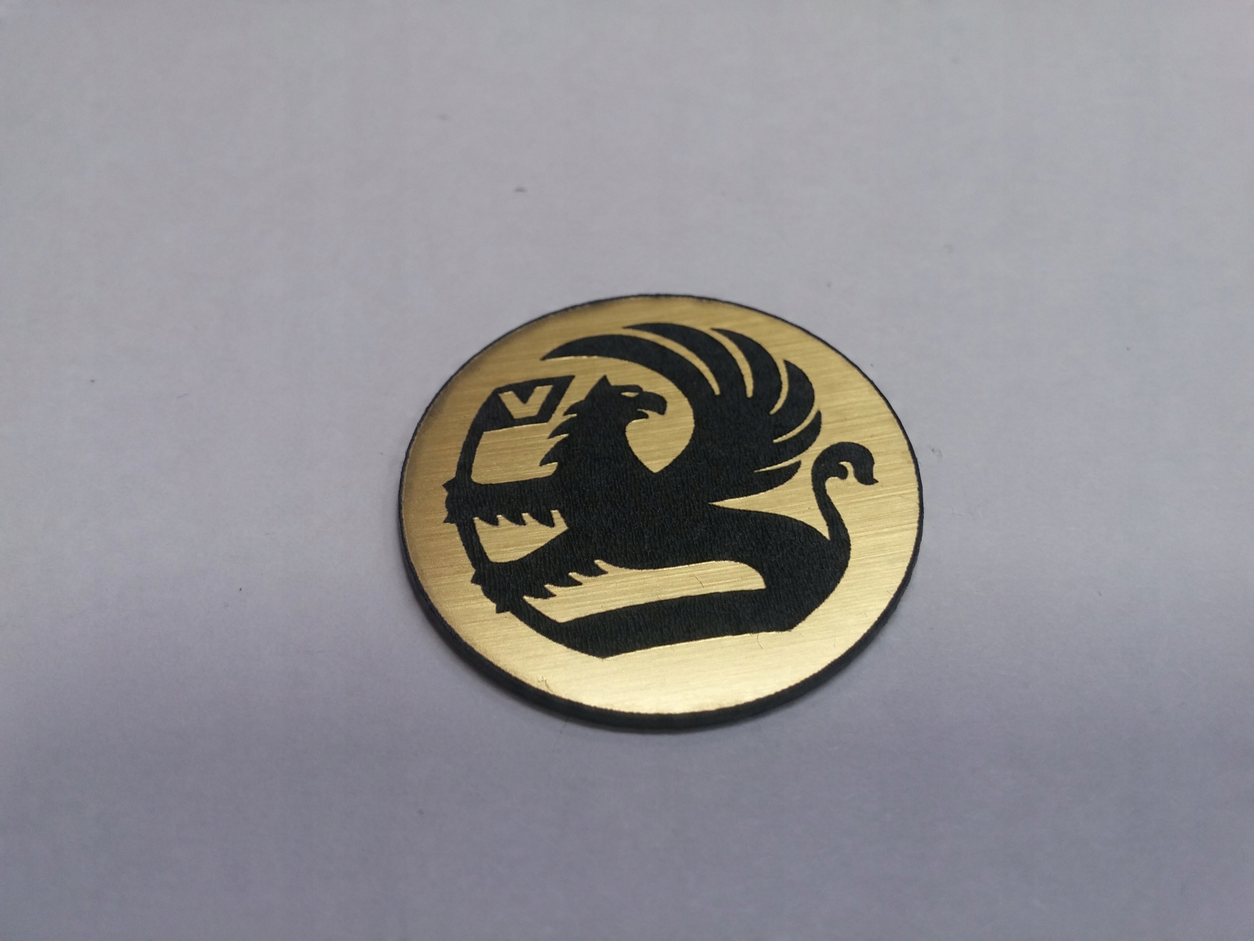 

Vauxhall naklejka emblemat 30 mm * Złota