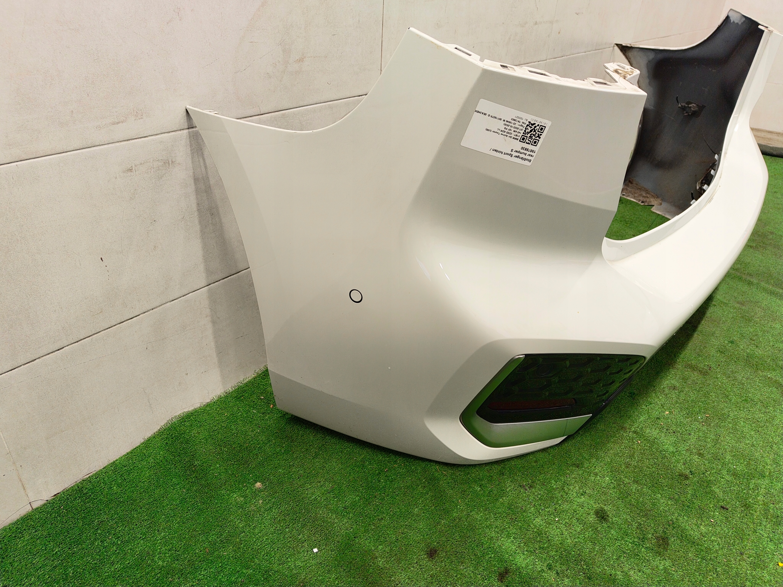 BMW 2 U06 bumper rear part 6PDC below towing colour A300 m-packet