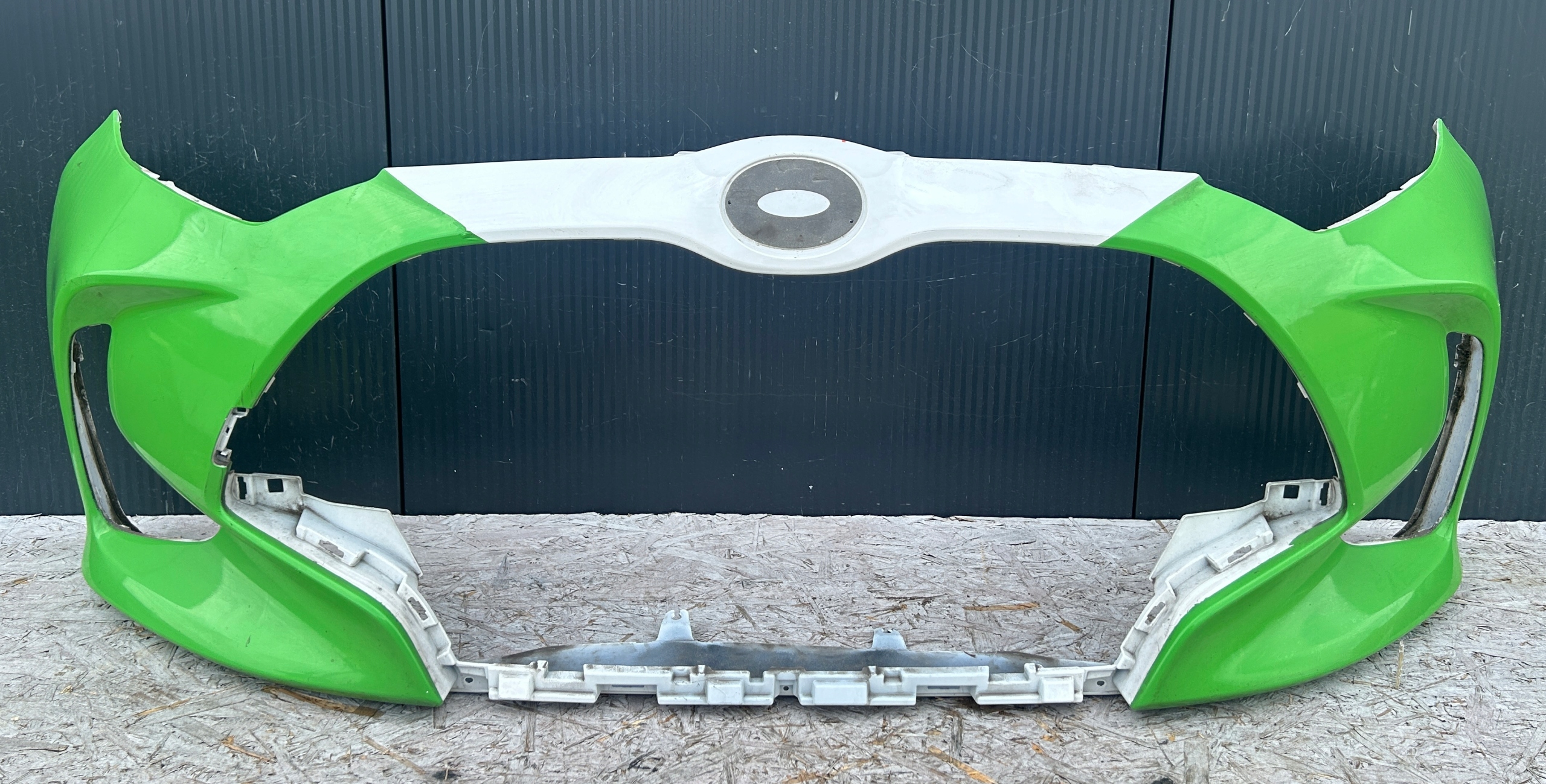 bumper front front TOYOTA YARIS IV 20