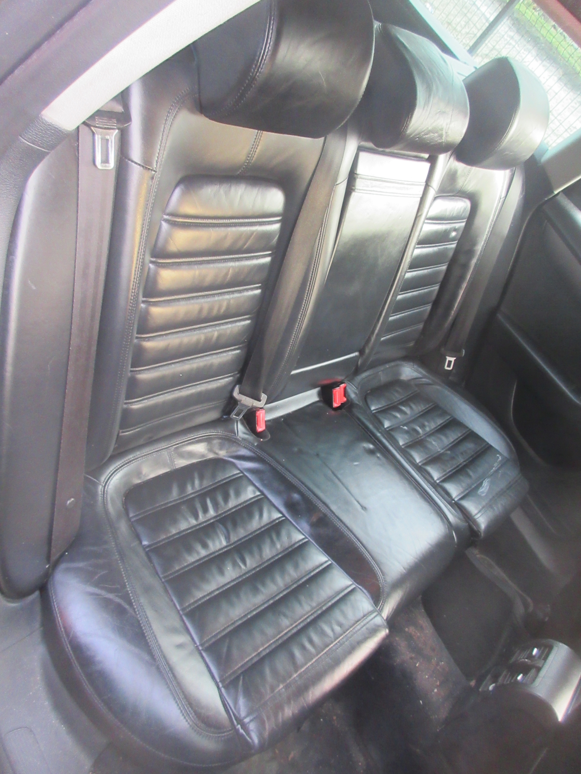 Підголівник дивана задній лівий Шкіряний універсал PASSAT B7