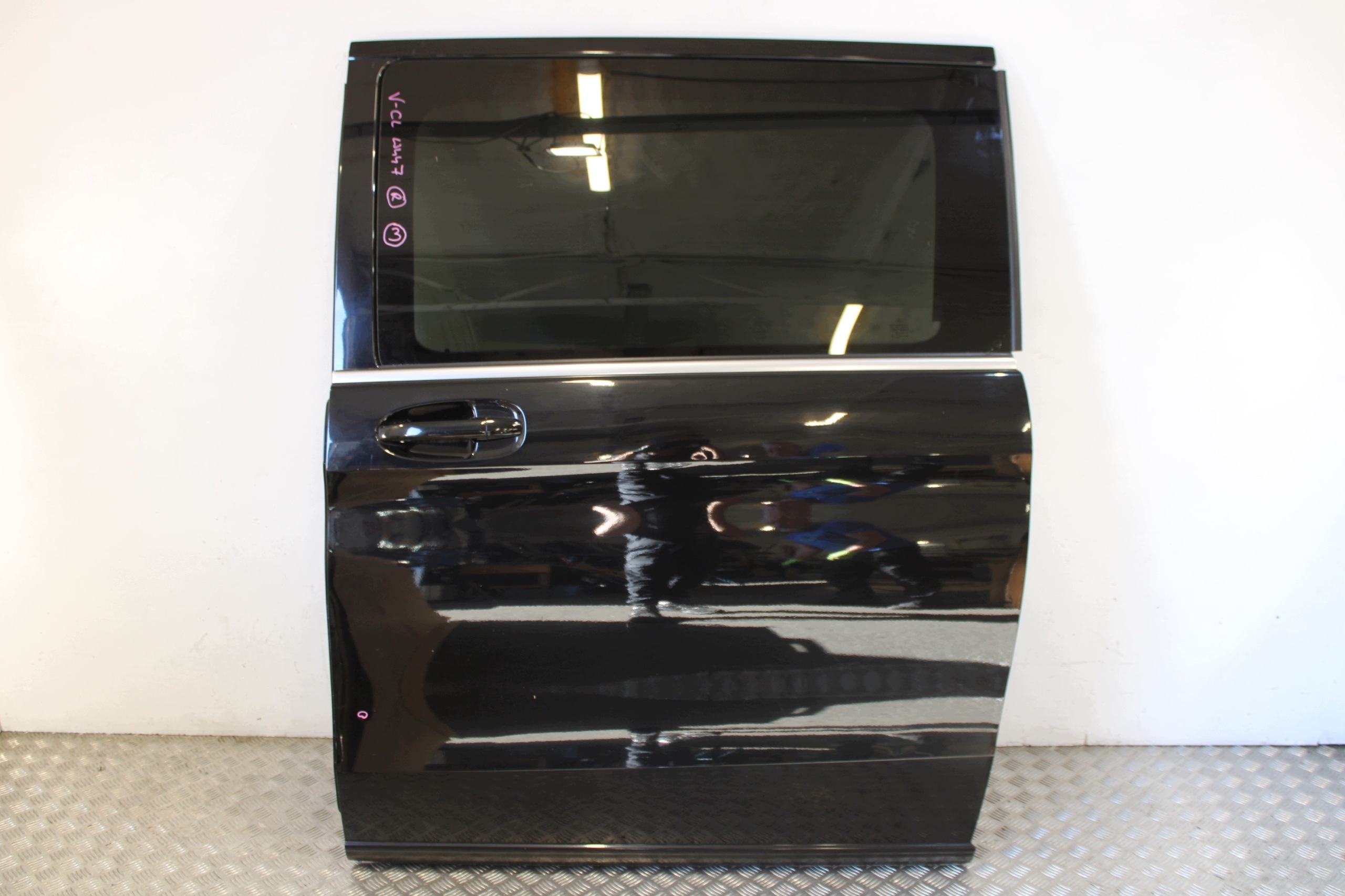 door left rear part left rear. complete MERCEDES V-class W447 2023